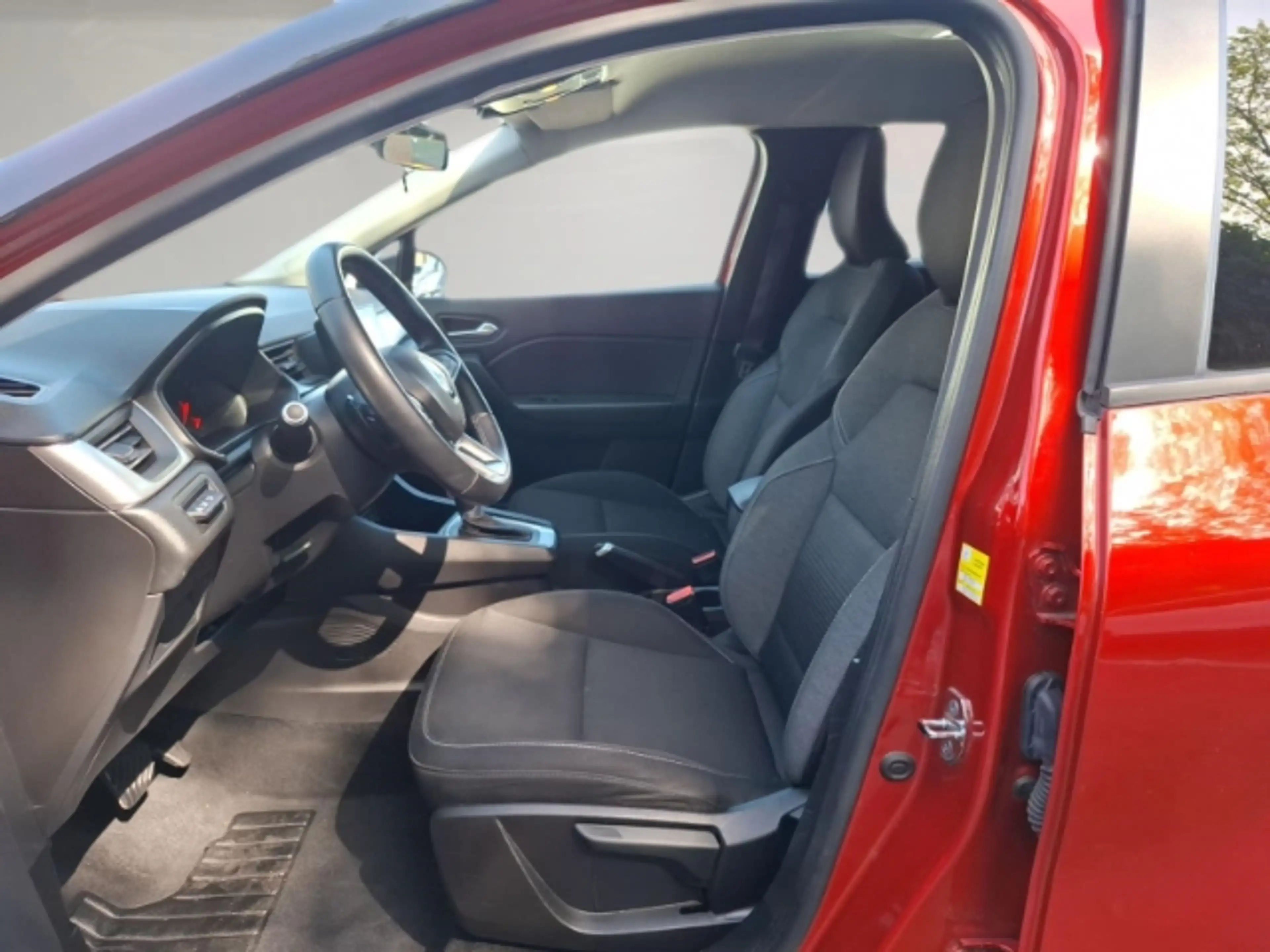 Renault Captur 1.3 TCe 140 *PDC*NAVI*SITZHEIZUNG*KLIMA* — photo 7