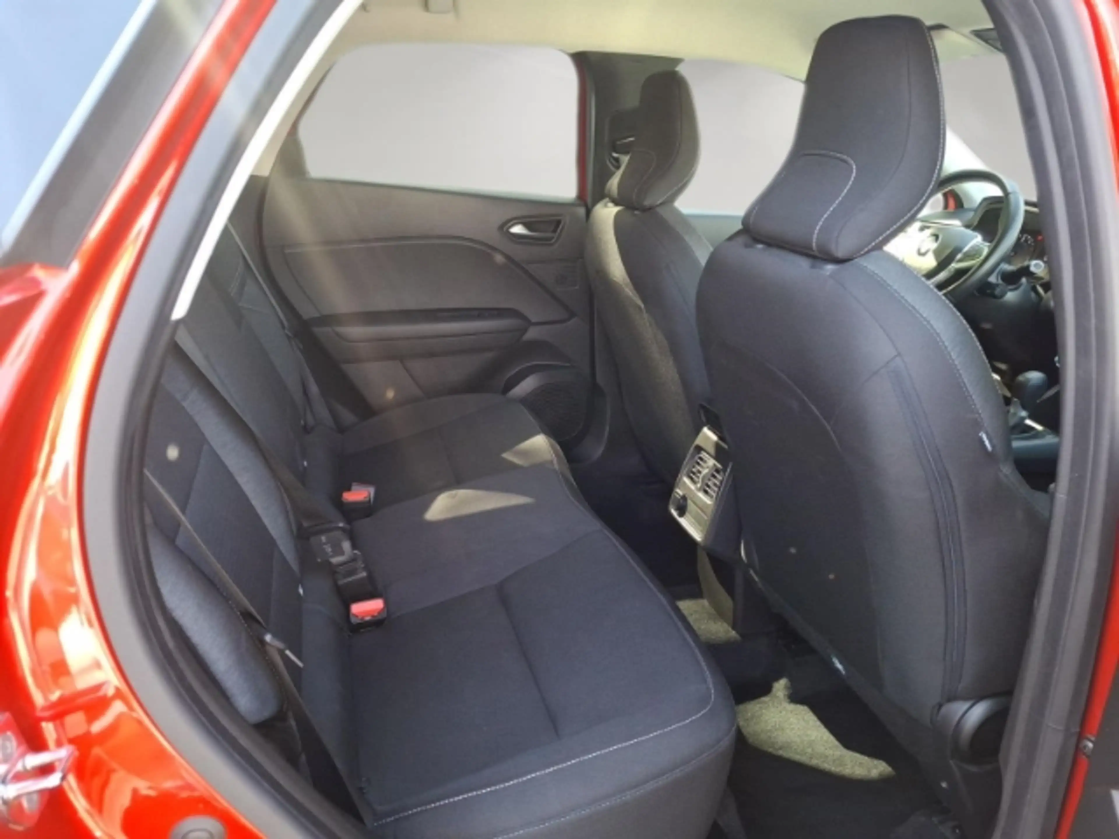 Renault Captur 1.3 TCe 140 *PDC*NAVI*SITZHEIZUNG*KLIMA* — photo 13