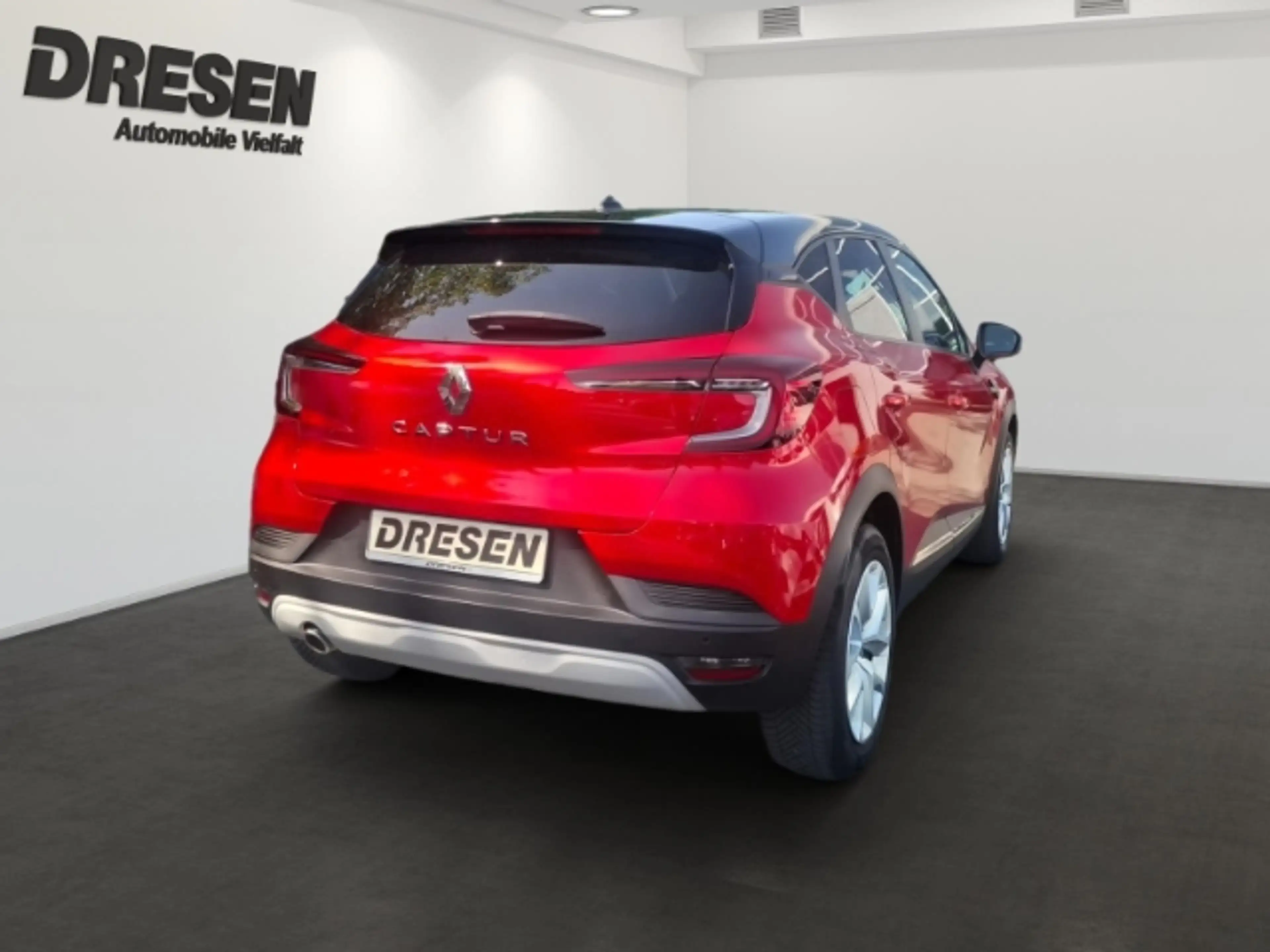Renault Captur 1.3 TCe 140 *PDC*NAVI*SITZHEIZUNG*KLIMA* — photo 3