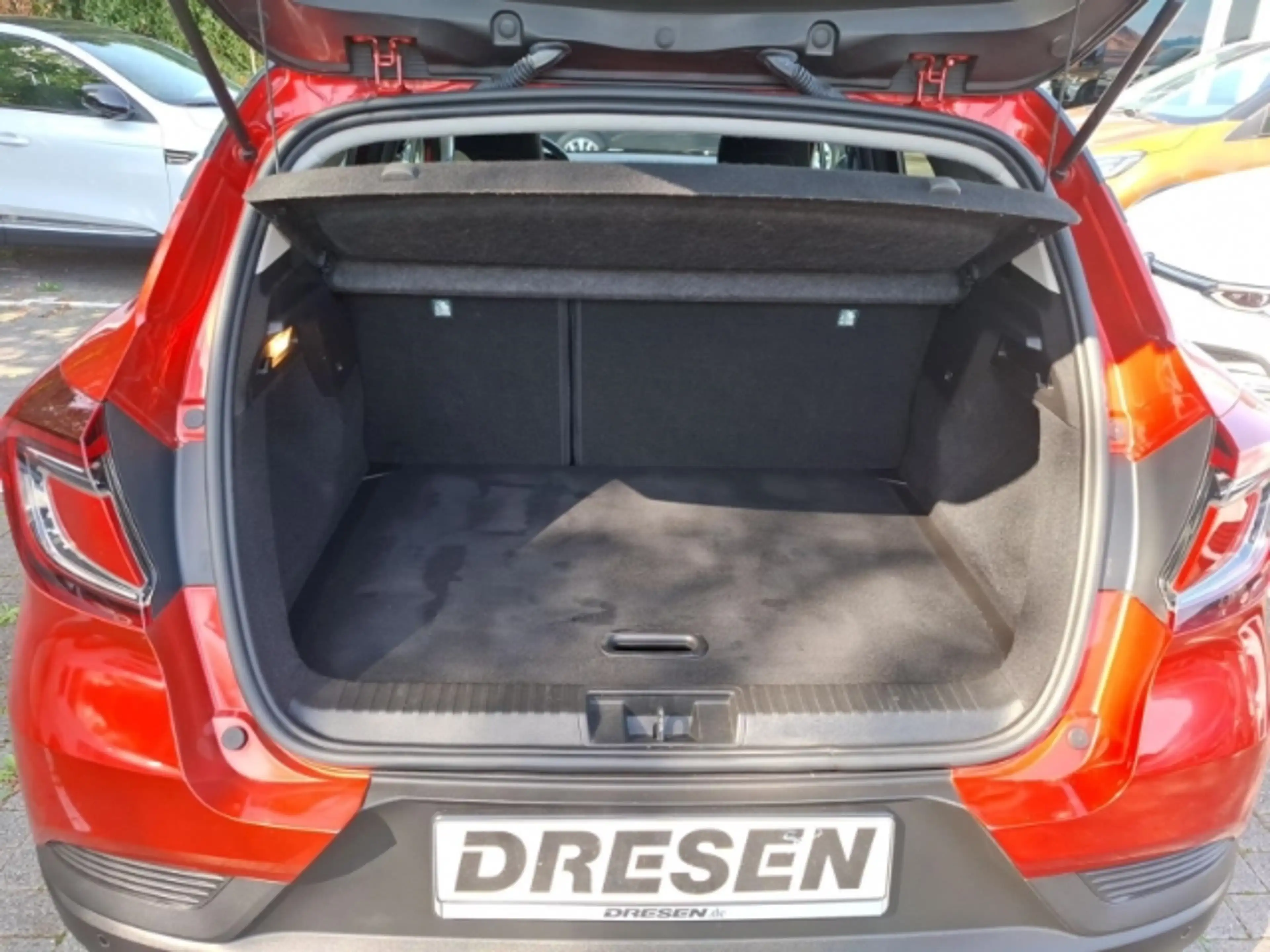 Renault Captur 1.3 TCe 140 *PDC*NAVI*SITZHEIZUNG*KLIMA* — photo 12