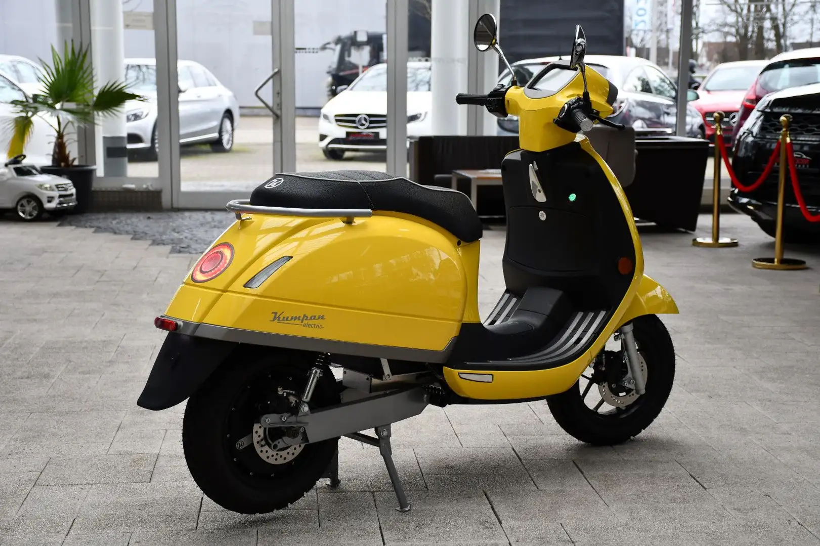 Kumpan Electric 1954 Ri L1e-B 45 km/h 3,8 kW Elektro-Roller Gelb - 2