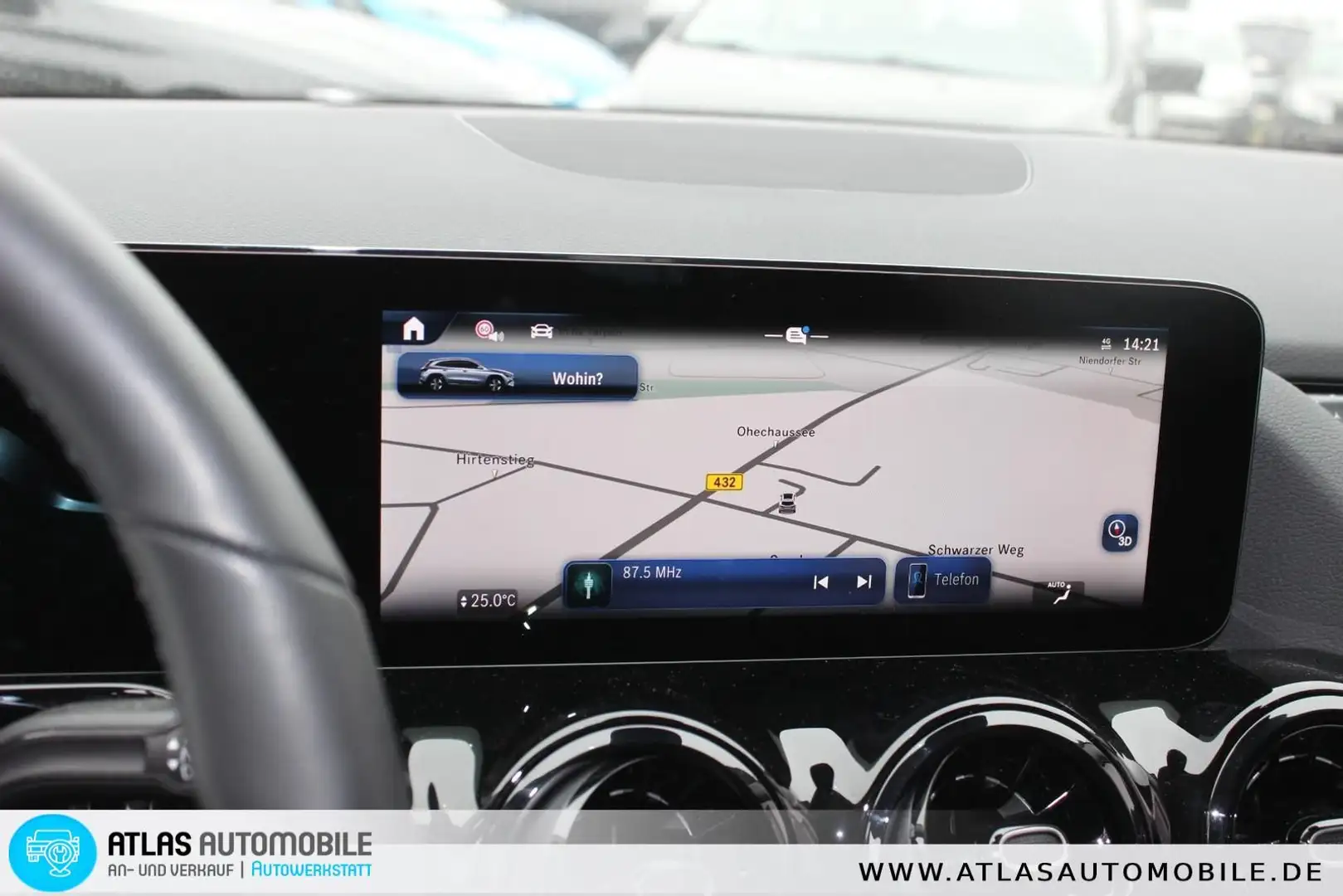 Mercedes-Benz GLA 180 DCT LEDER=NAVI=LED=RÜCKFAHRKAMERA Zwart - 2