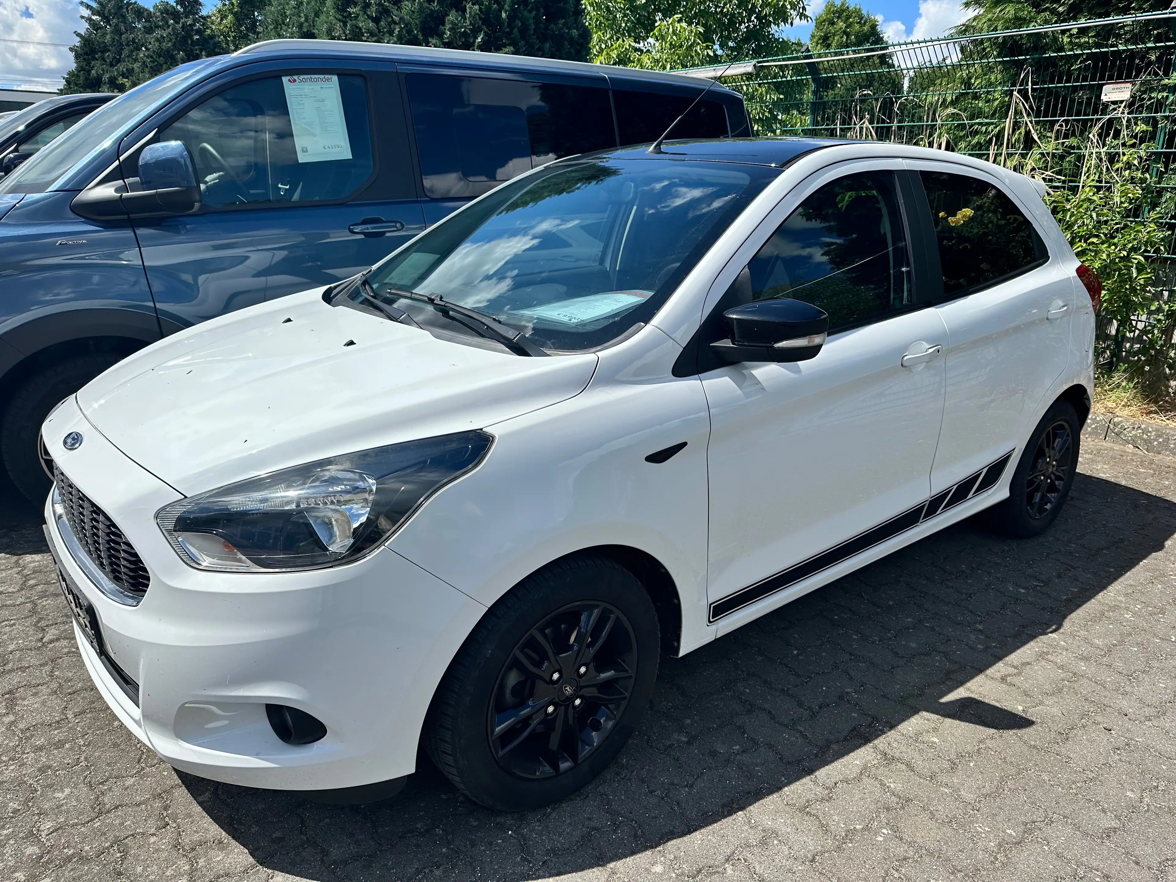 Ford Ka/Ka+ 1.2 Black / White +AHK+SHZ+PDC+KLIMA+
