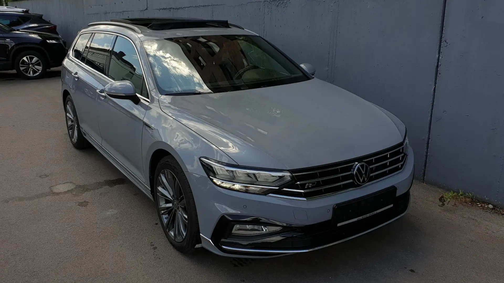 Volkswagen Passat Variant Passat Var 2.0 TDI DSG 3x R-Line Pano/Virtual Gris - 2