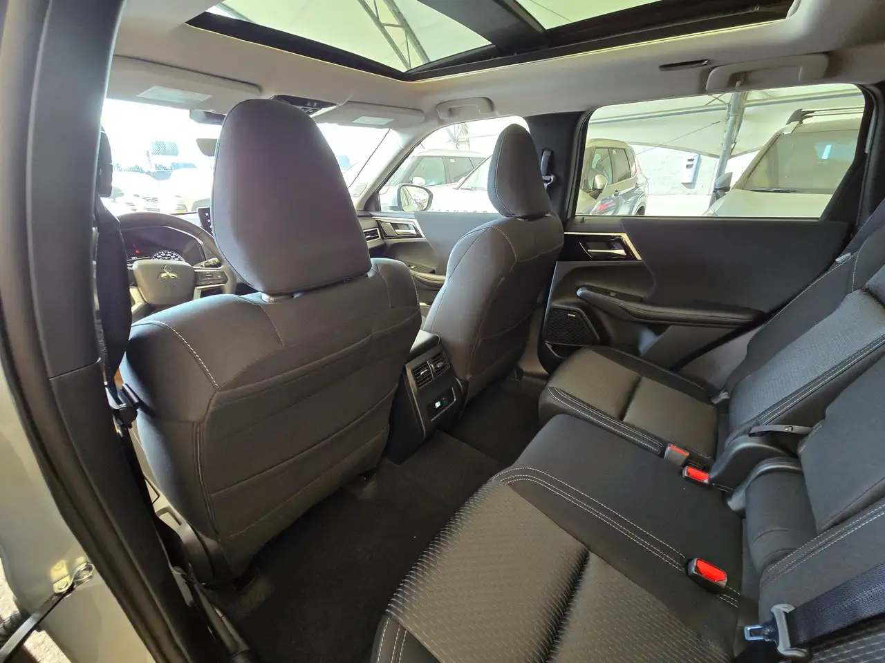 Mitsubishi Outlander снимка Mitsubishi Outlander