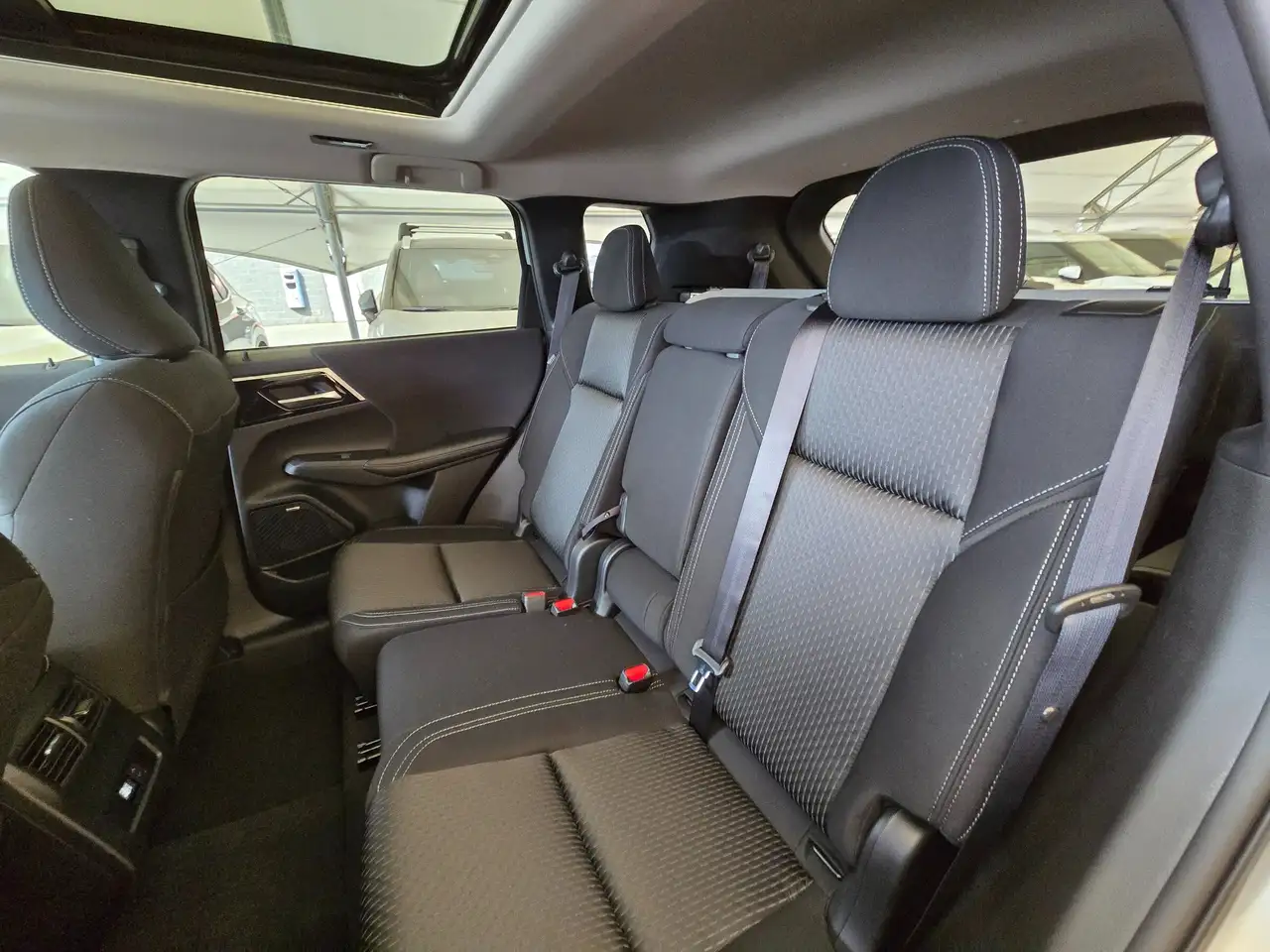 Mitsubishi Outlander снимка Mitsubishi Outlander