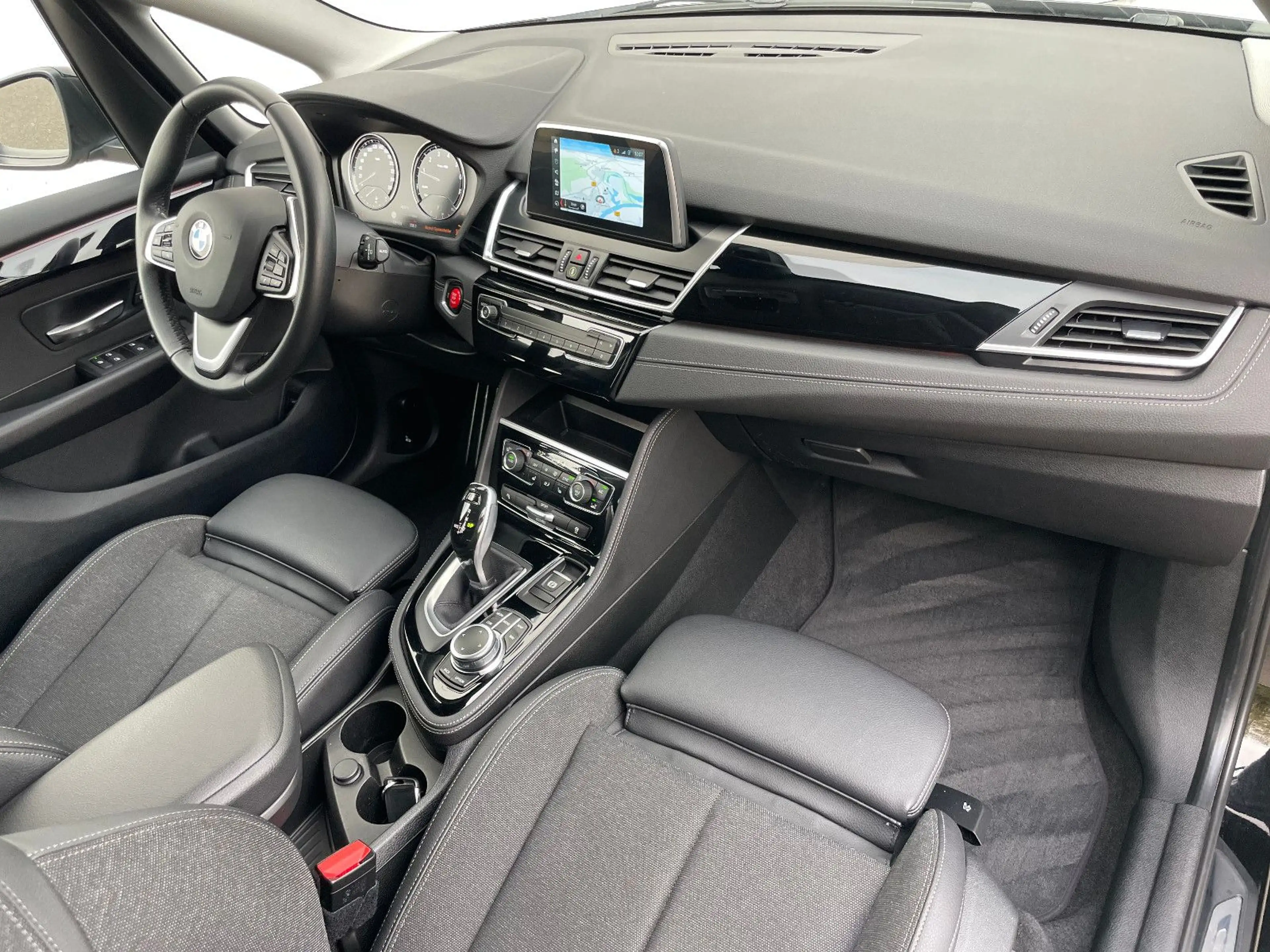 BMW 220 *SPORT LINE*T.LEDER*NAVI*AHK* — photo 9