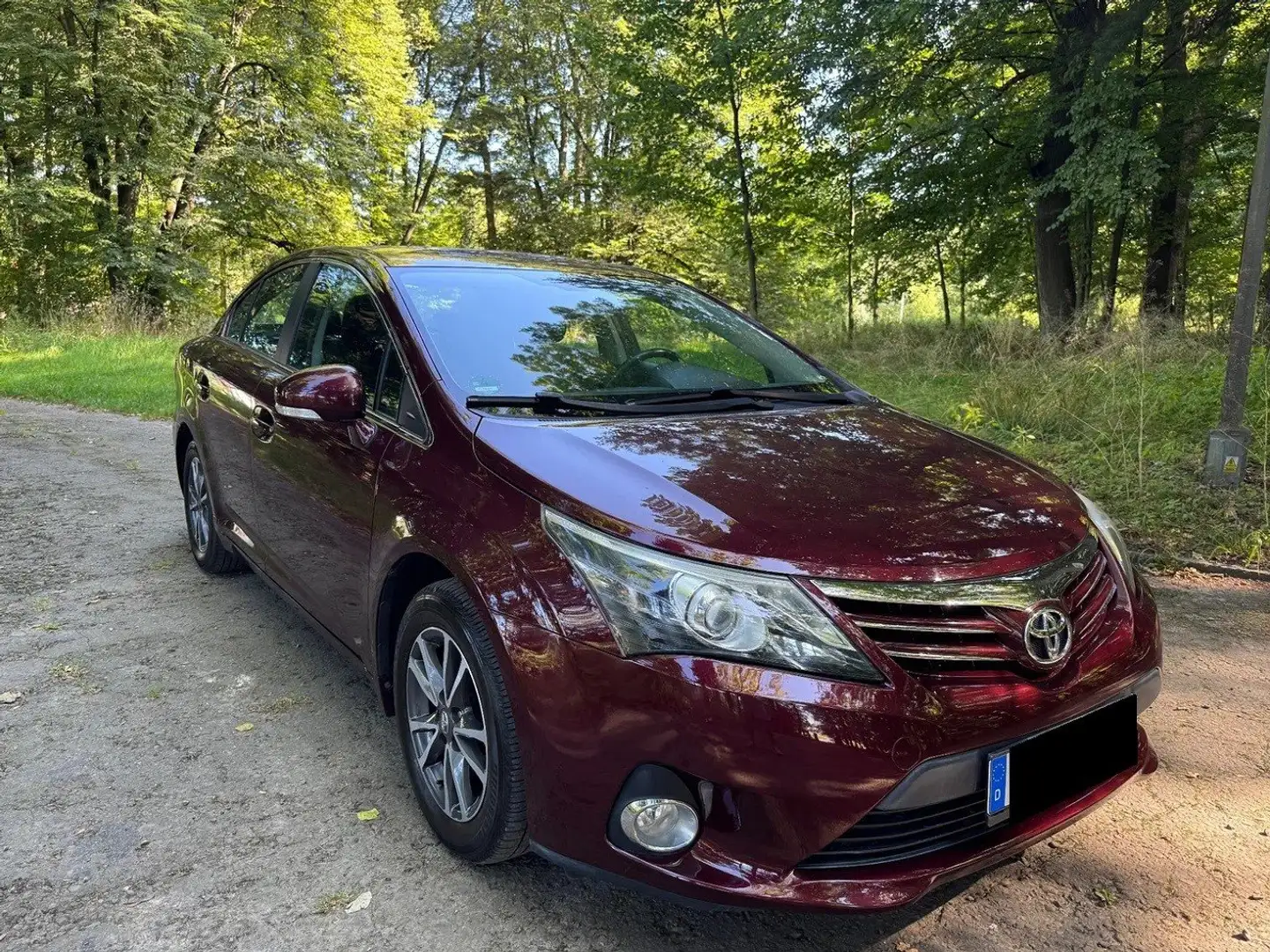 Toyota Avensis Avensis 1.8Edition Rot - 1