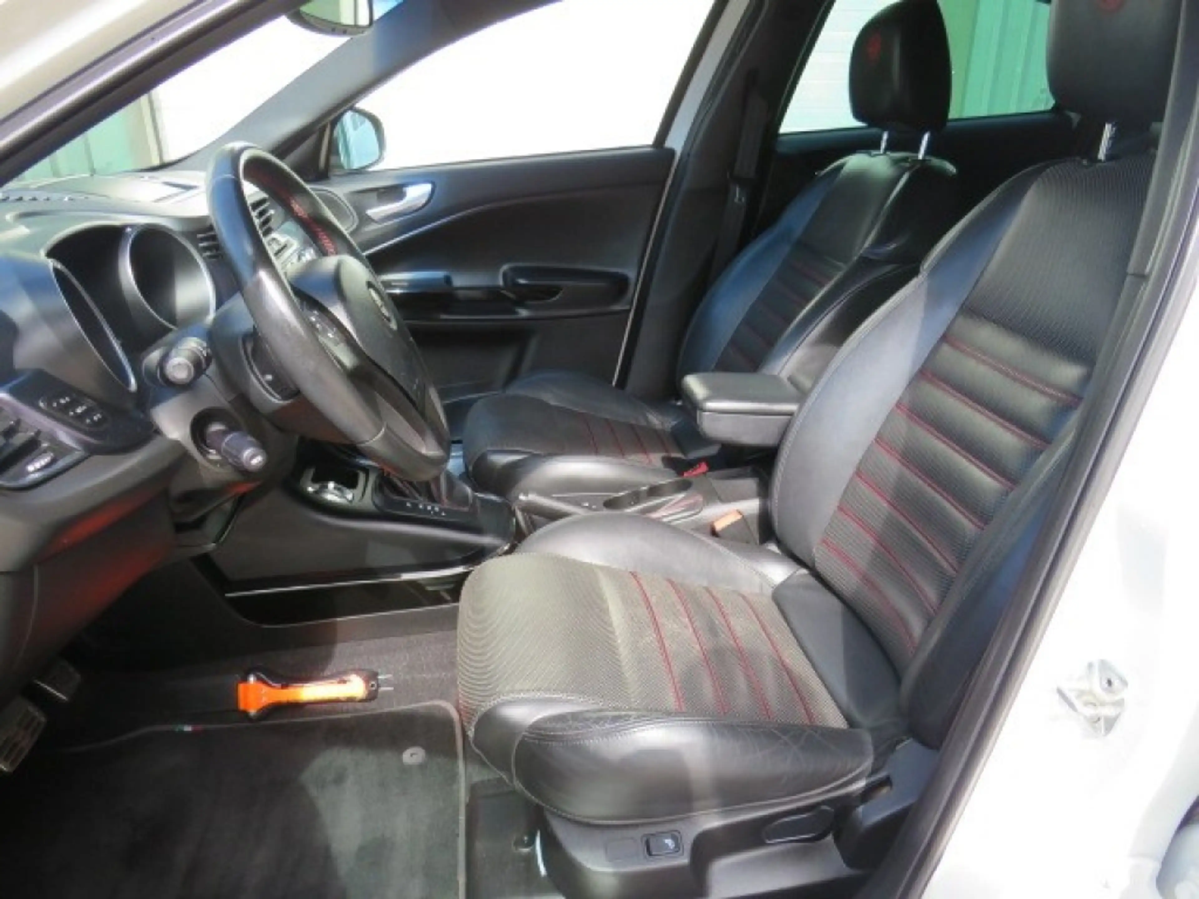 Alfa Romeo Giulietta 1.4 T DISTINCTIVE — photo 8