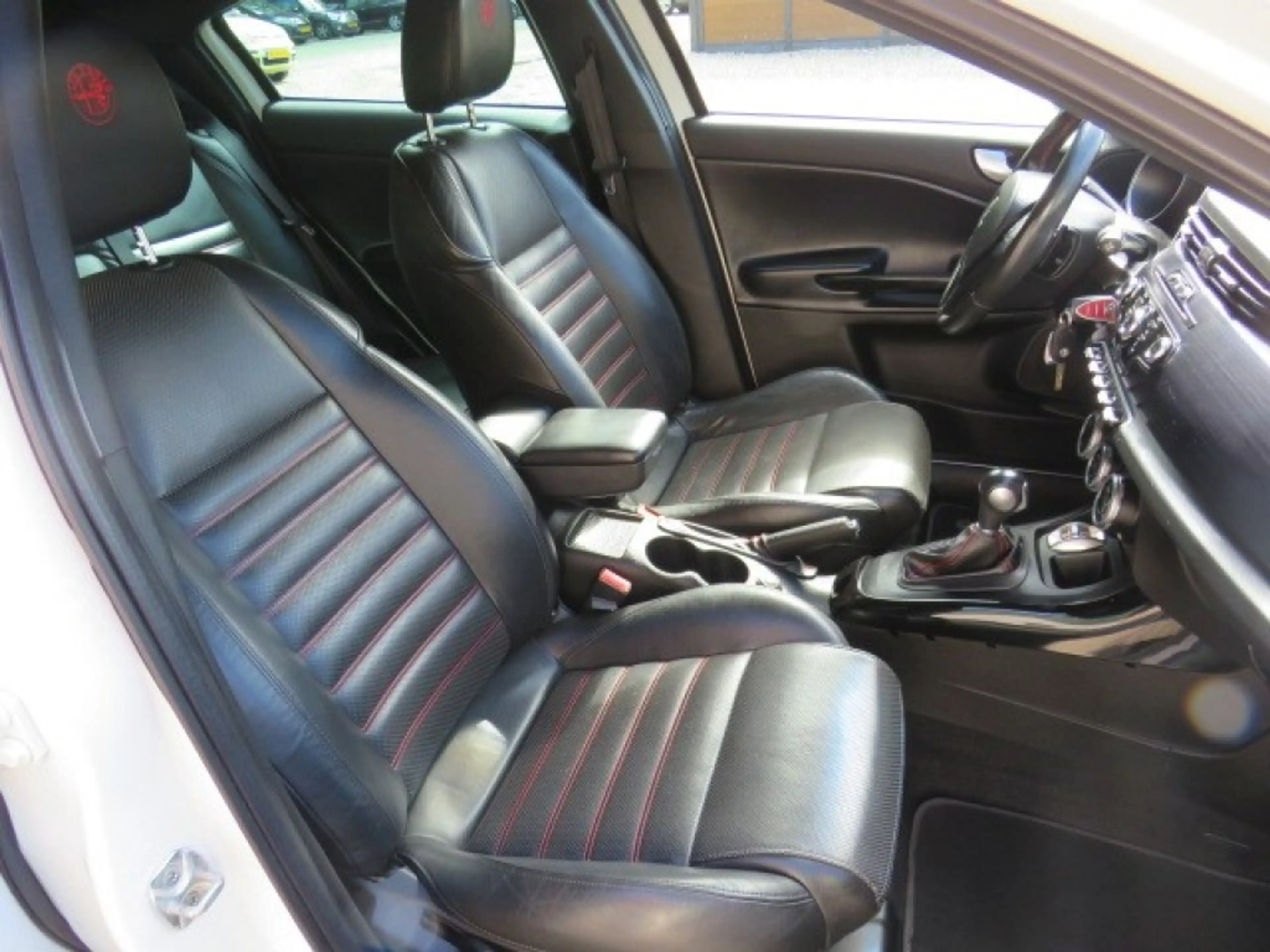 Alfa Romeo Giulietta 1.4 T DISTINCTIVE — photo 14