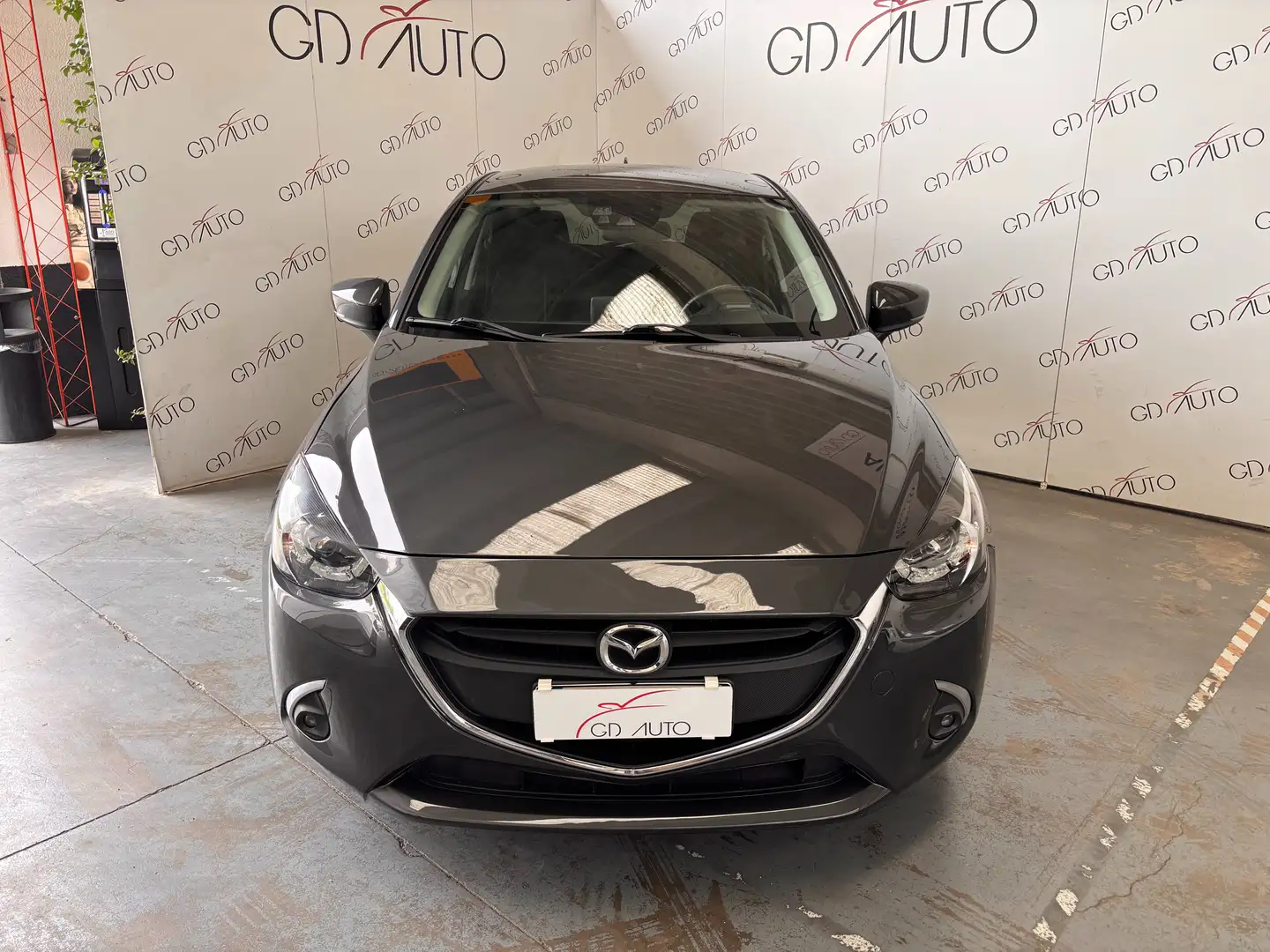 Mazda 2 2 III 2015 1.5 Exceed 90cv my17 Grigio - 2