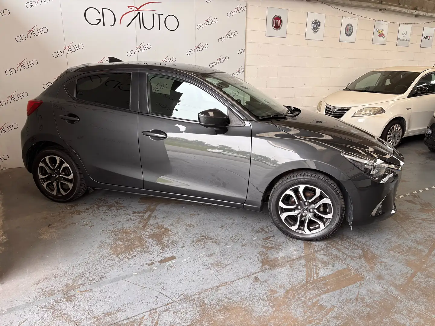 Mazda 2 2 III 2015 1.5 Exceed 90cv my17 Grigio - 1