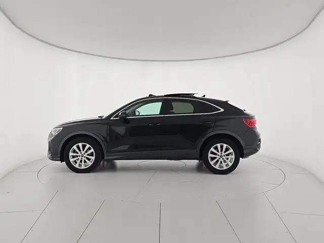 Audi Q3 view 2