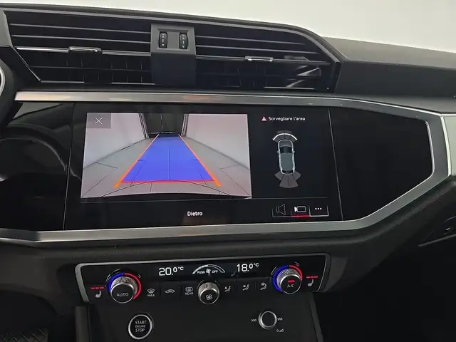 Audi Q3 view 15