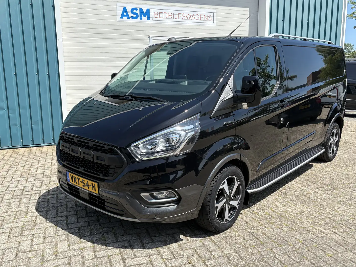 Ford Transit Custom 300 2.0 130Pk TDCI L2H1 Limited / Cruise / Airco / Zwart - 2