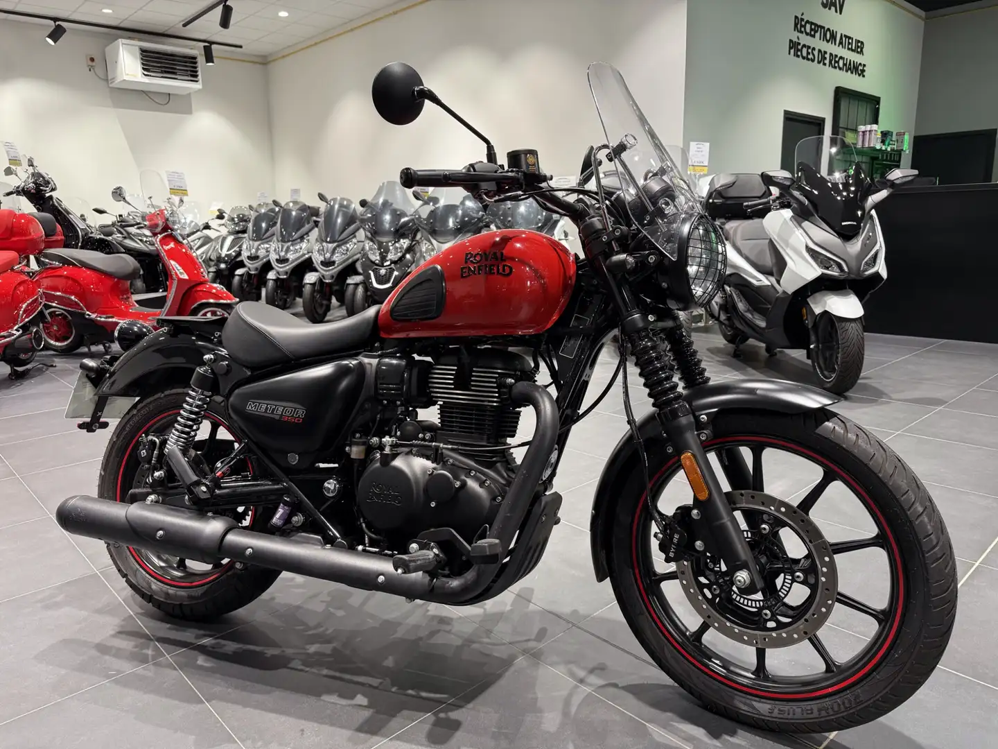 Royal Enfield Meteor 350 Rot - 2