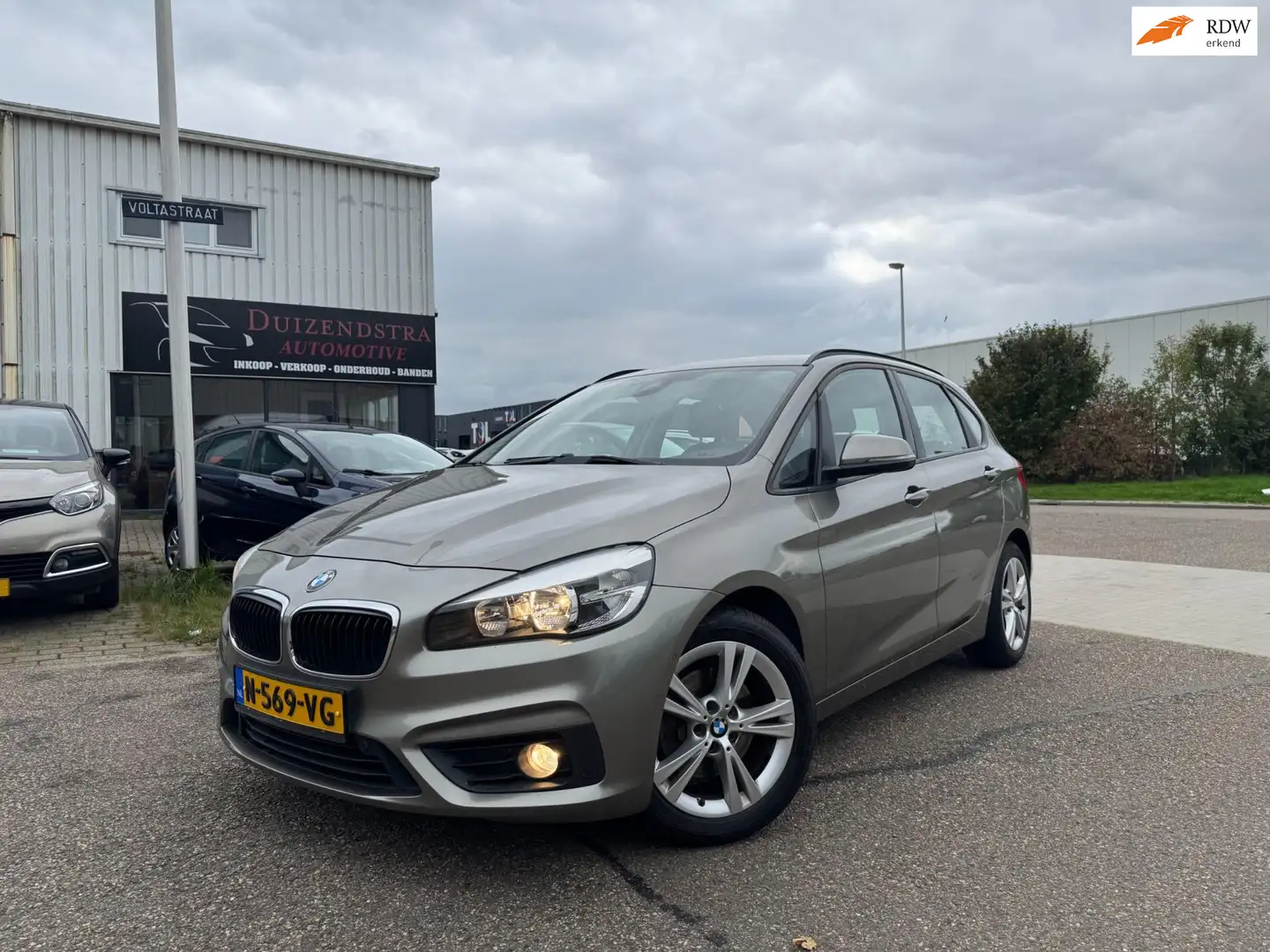 BMW 218 2-serie Active Tourer 218i Sport Grijs - 1