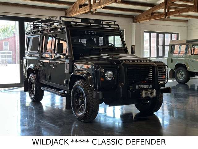 Imagine Land Rover Defender 110 Td4 S *BLACK EDITION* ERSTKLASSIG*