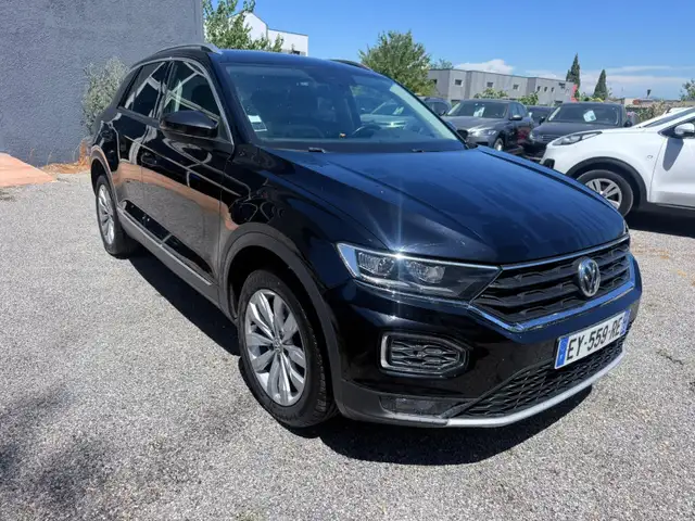 Volkswagen T-Roc view 6