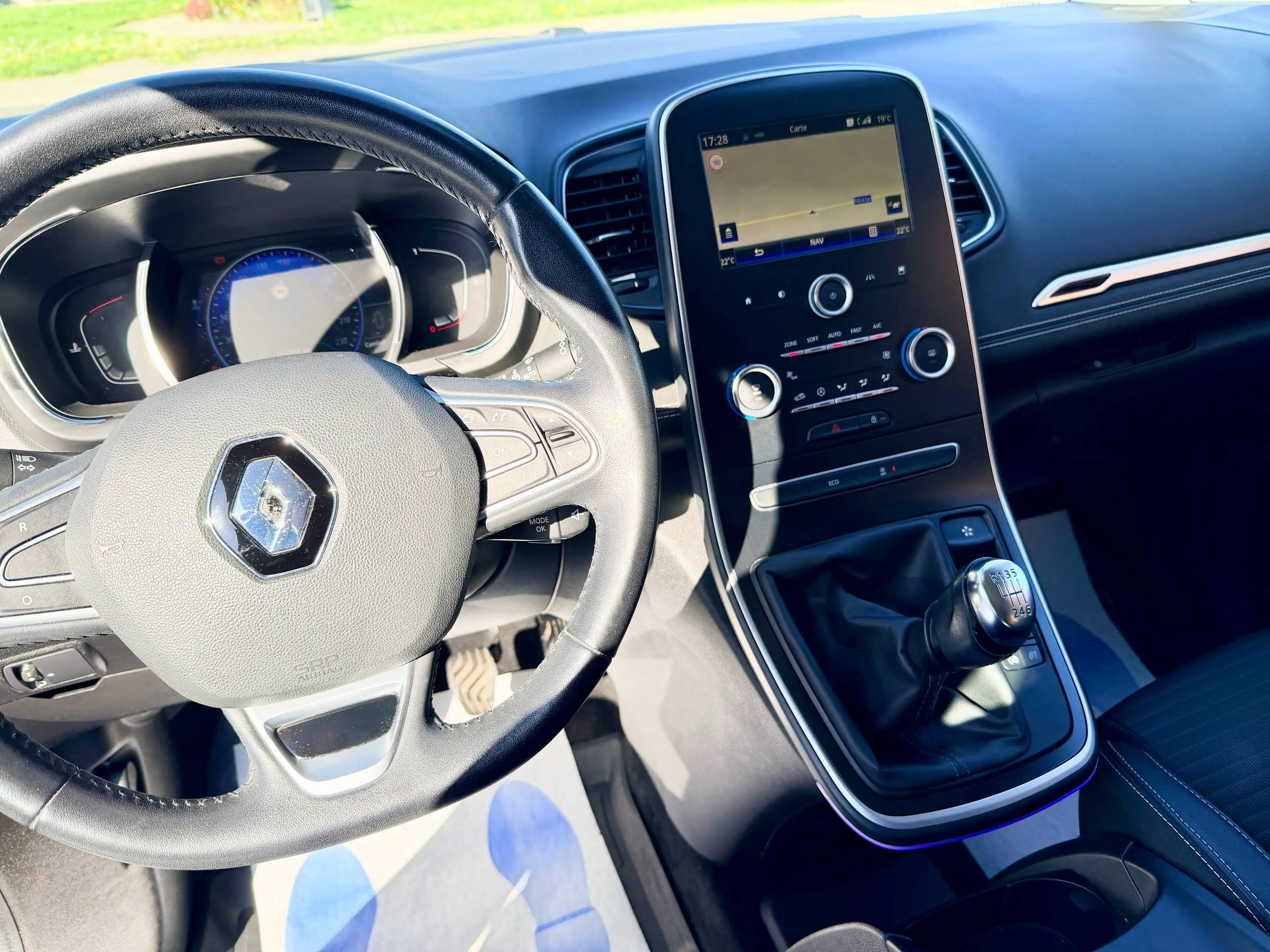 Renault Scenic 1.2 TCe Energy*1er PROP*NAVI*LED*GARANTIE* — photo 10