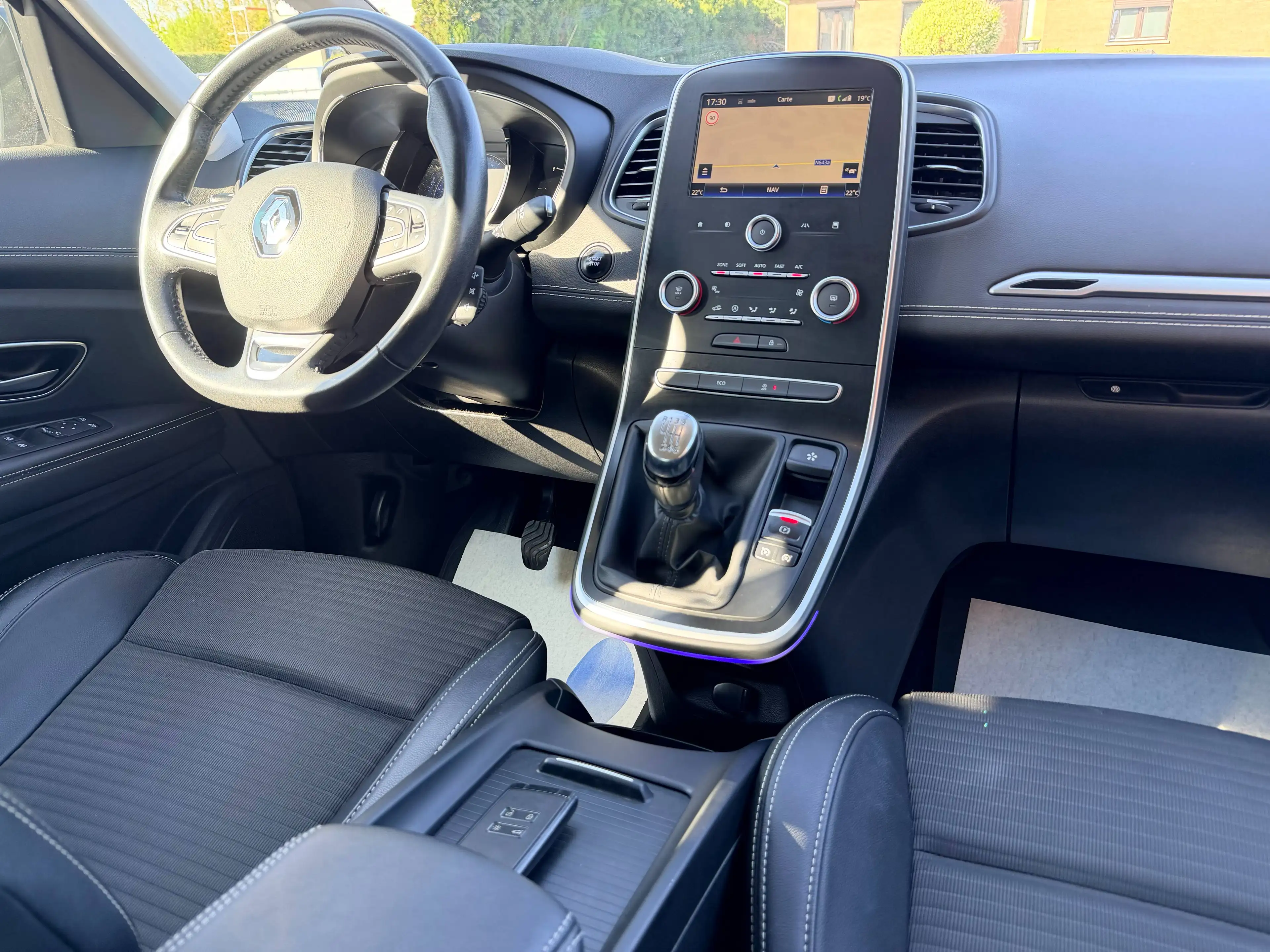 Renault Scenic 1.2 TCe Energy*1er PROP*NAVI*LED*GARANTIE* — photo 12