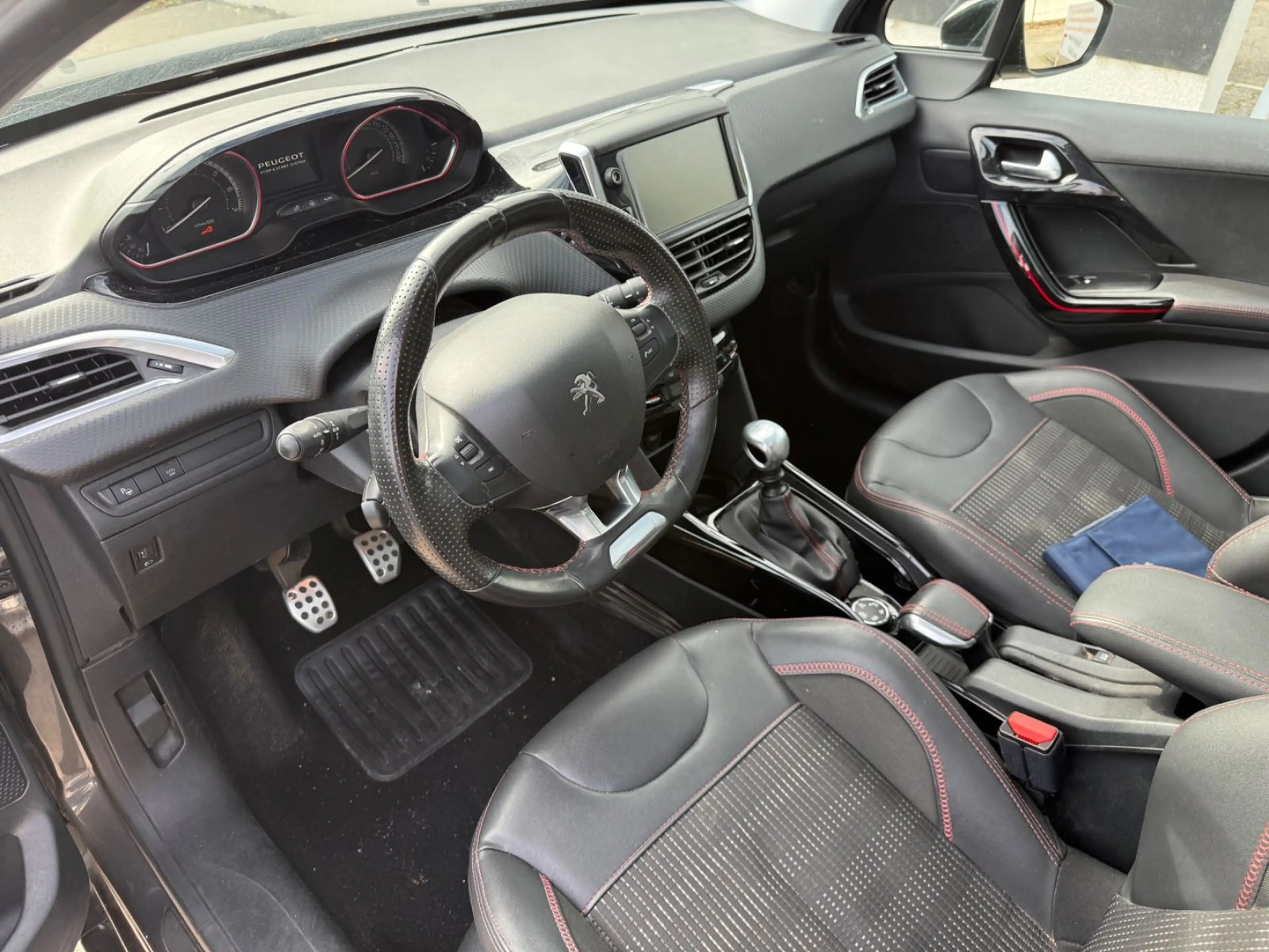 Peugeot 2008 GT-LINE +BC+SITZHEIZUNG+MFL+USB+KAMERA+ — photo 9