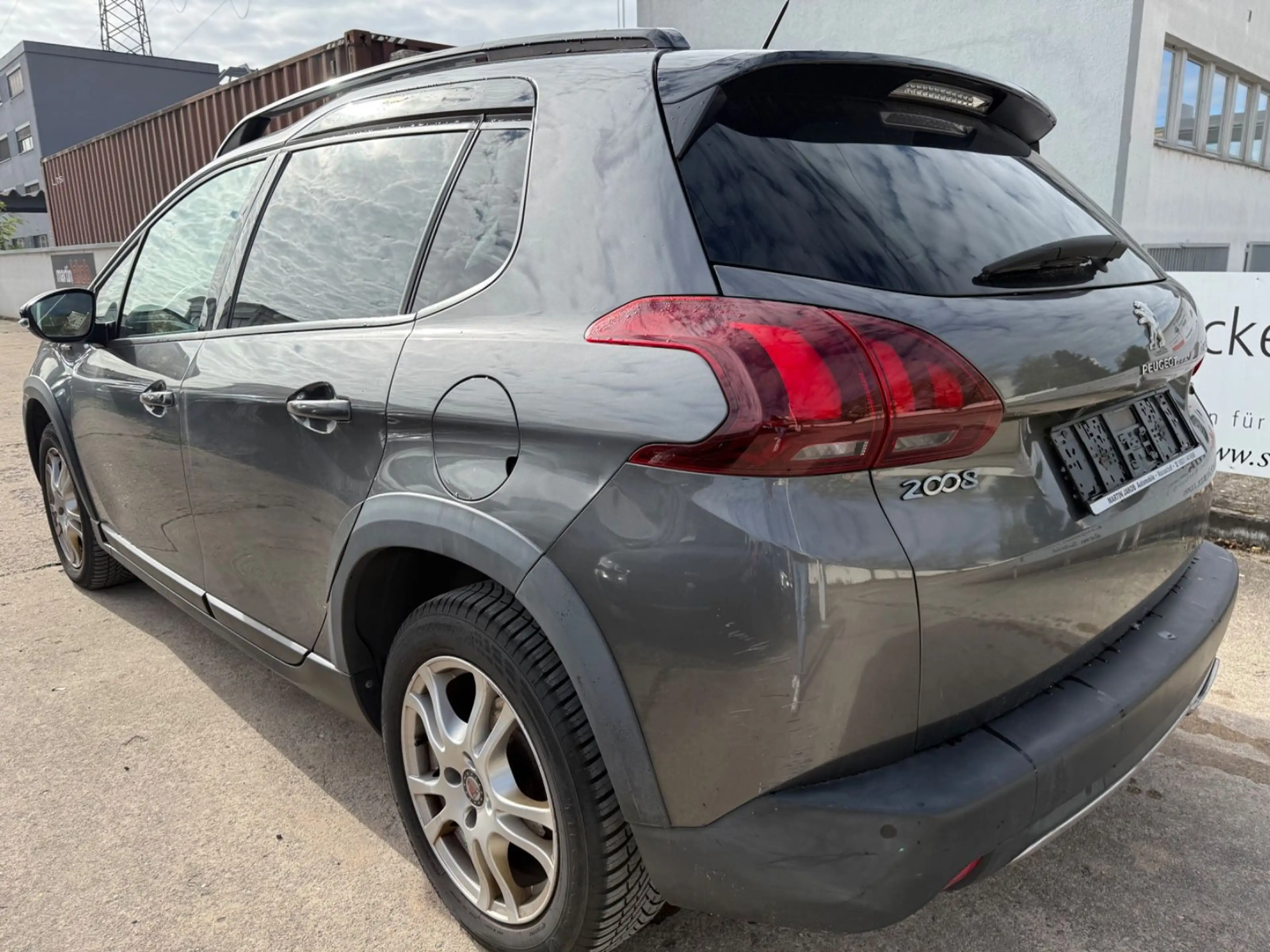 Peugeot 2008 GT-LINE +BC+SITZHEIZUNG+MFL+USB+KAMERA+ — photo 4