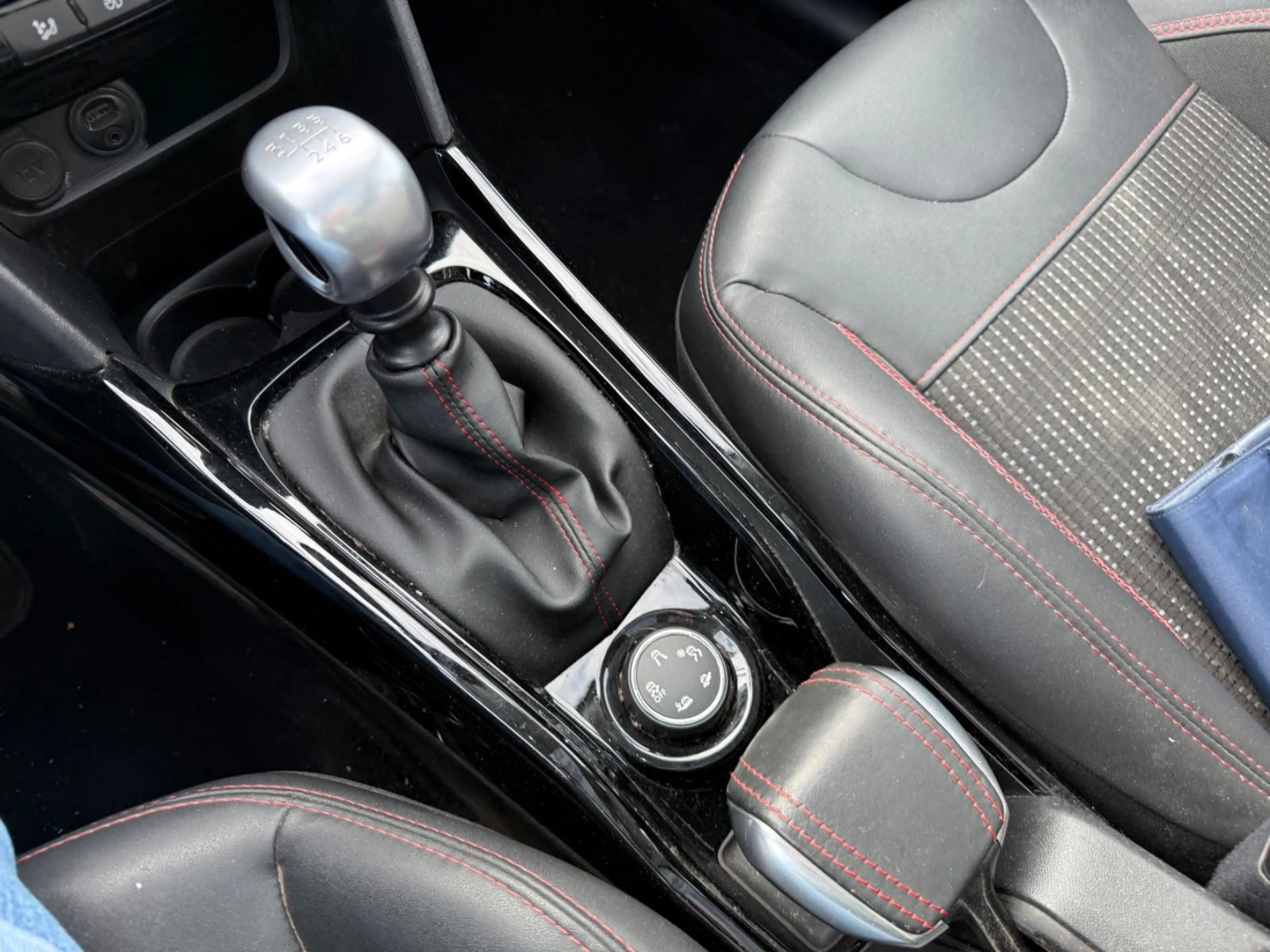 Peugeot 2008 GT-LINE +BC+SITZHEIZUNG+MFL+USB+KAMERA+ — photo 10