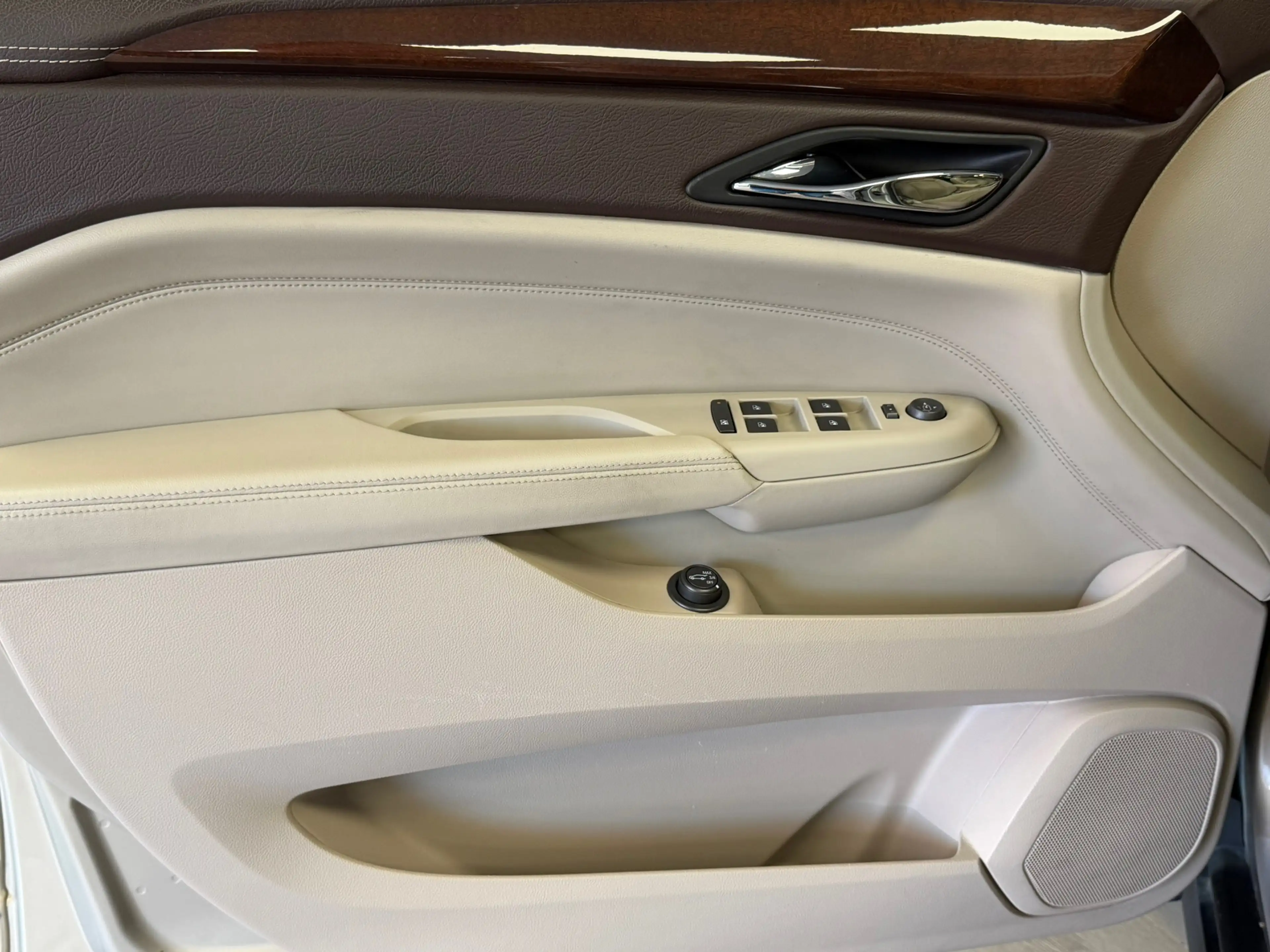 Cadillac SRX 3.0 V6 AWD Sports Luxury AUT. PANORAMADAK NAVIGATI — photo 14