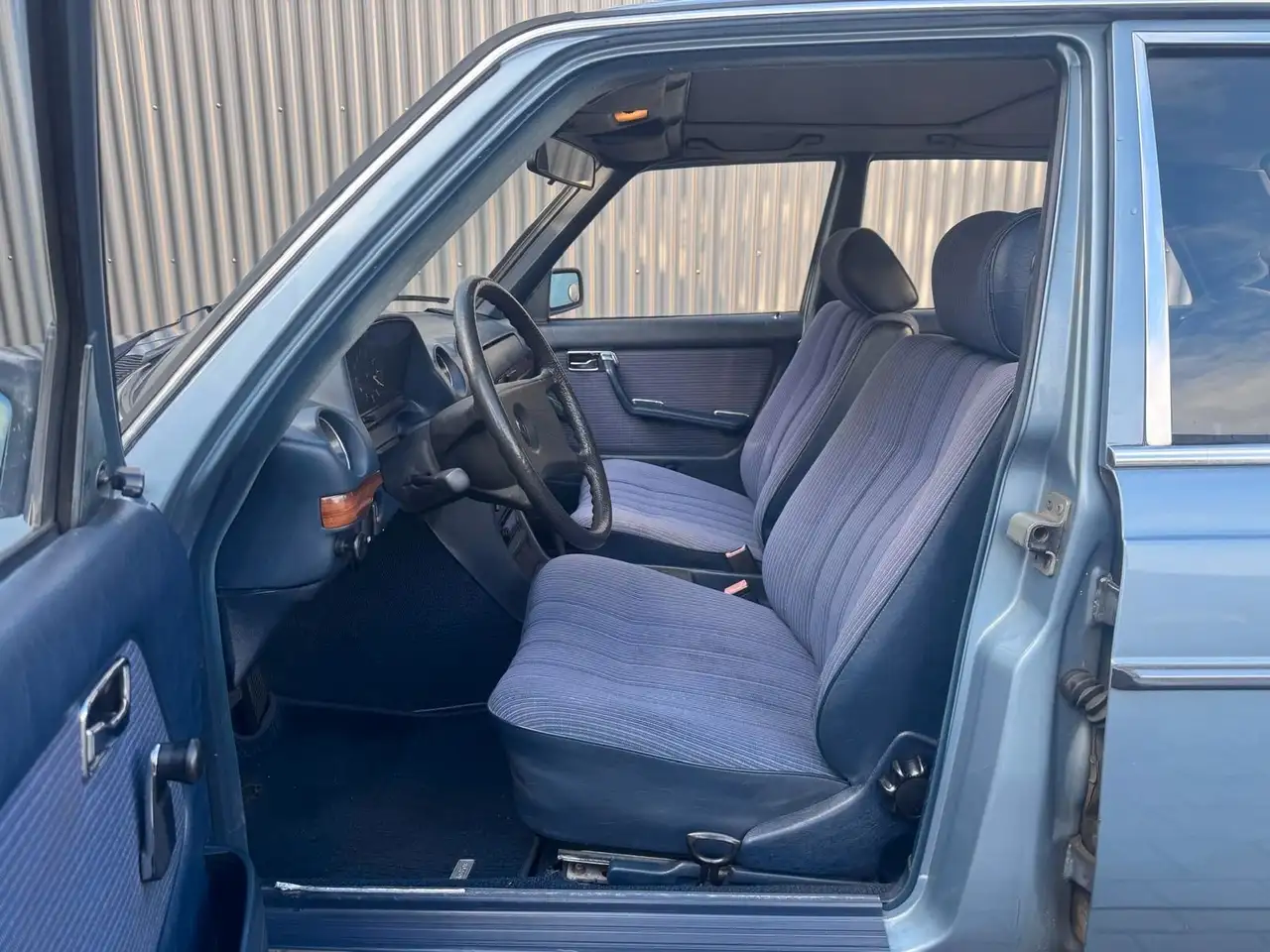 Mercedes-Benz E 200 Servolenkung Schiebedach Bluetooth, foto 9
