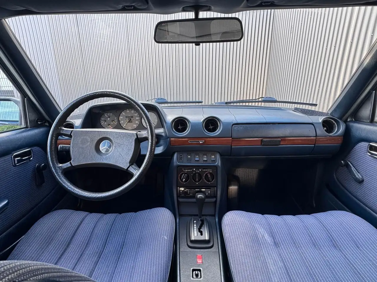 Mercedes-Benz E 200 Servolenkung Schiebedach Bluetooth, foto 12
