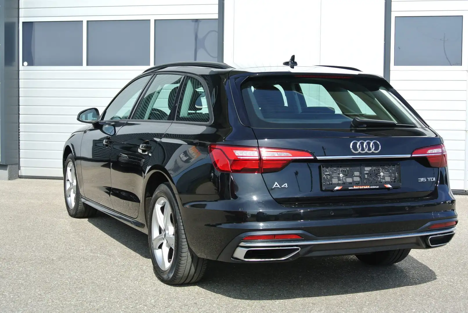 Audi A4 Avant 35 TDI  S-tronic * NAVI * PDC * LED * Schwarz - 2