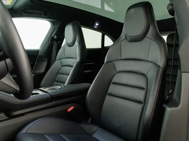Porsche Taycan view 9