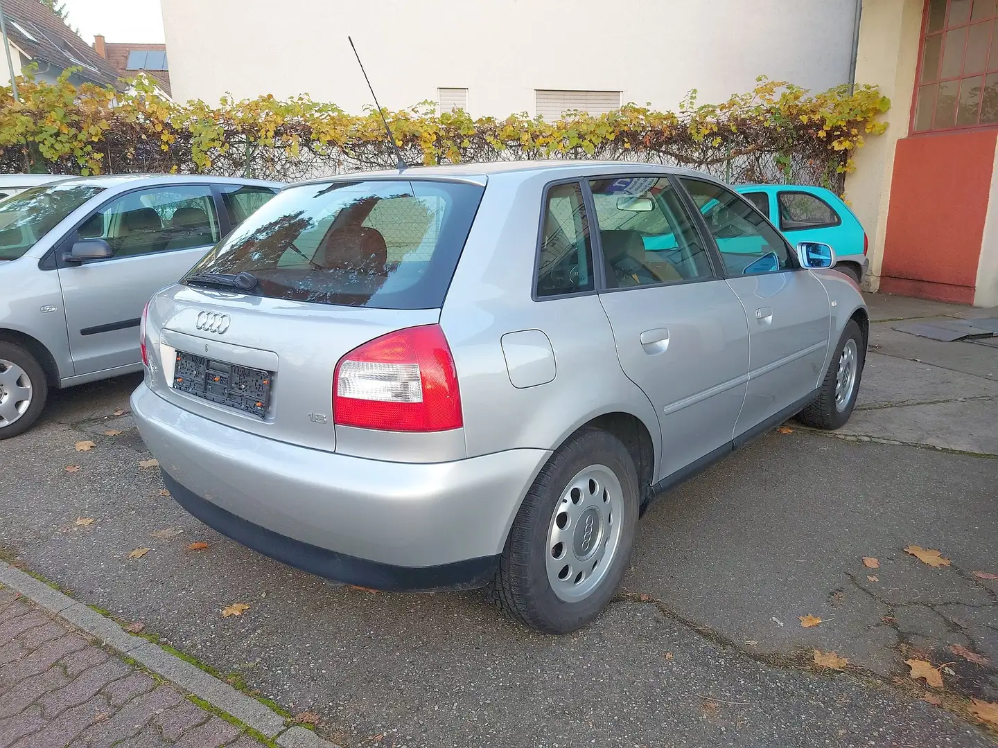 Audi A3 A3 1.8 Ambiente Automatik Klima TOP Alu 2Hd Scheck Silber - 2