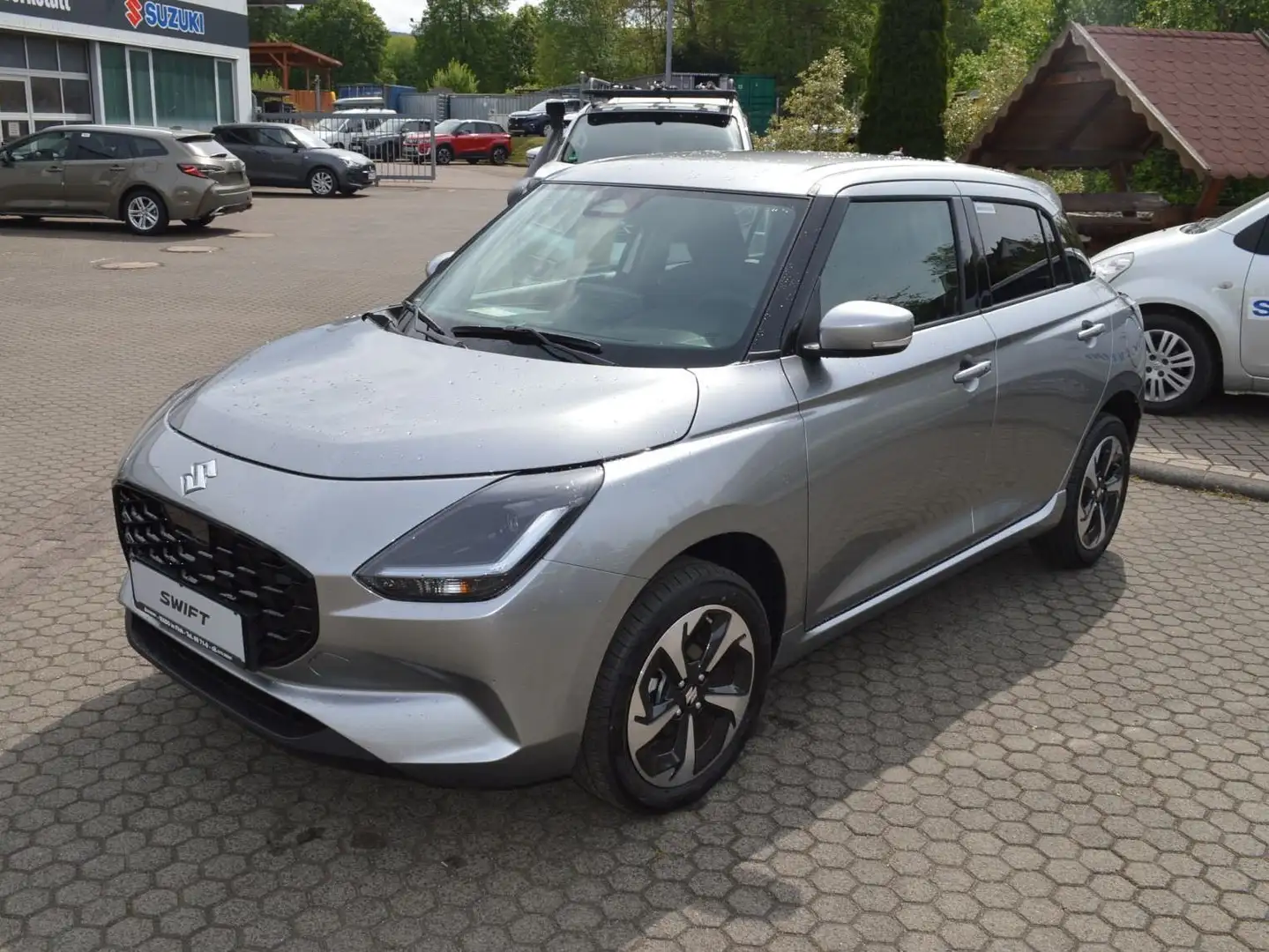 Suzuki Swift 1.2 DUALJET HYBRID ALLGRIP Comfort+*LED* Plateado - 2