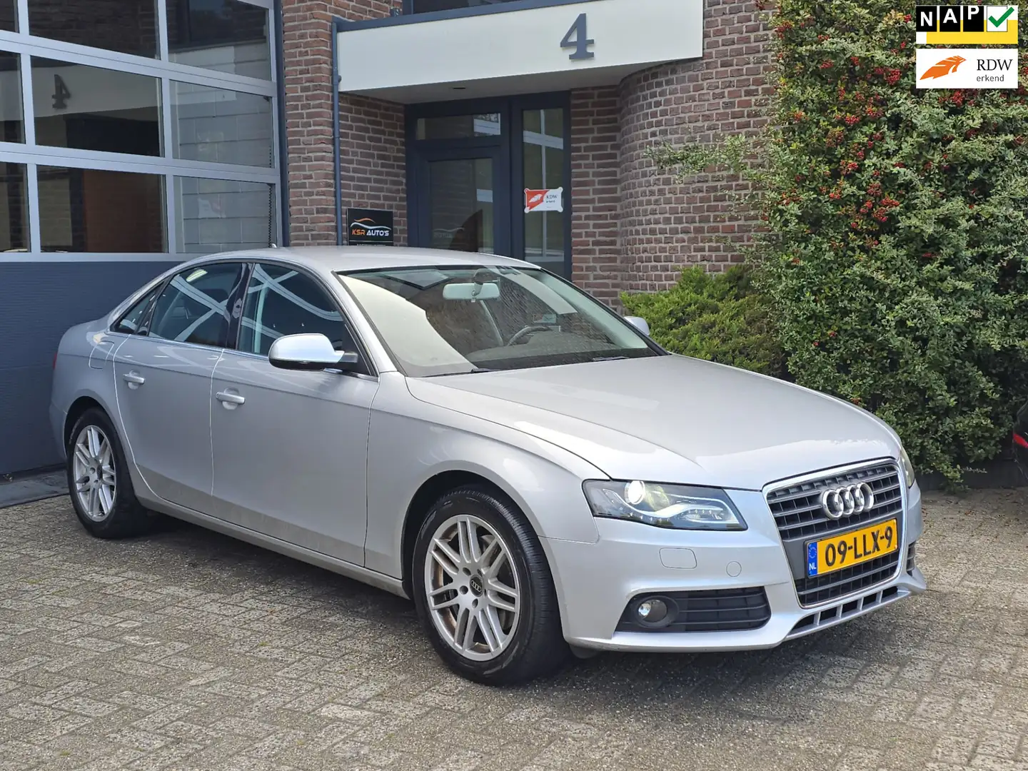 Audi A4 Limousine 1.8 TFSI Pro Line Business Youngtimer |D Grau - 1