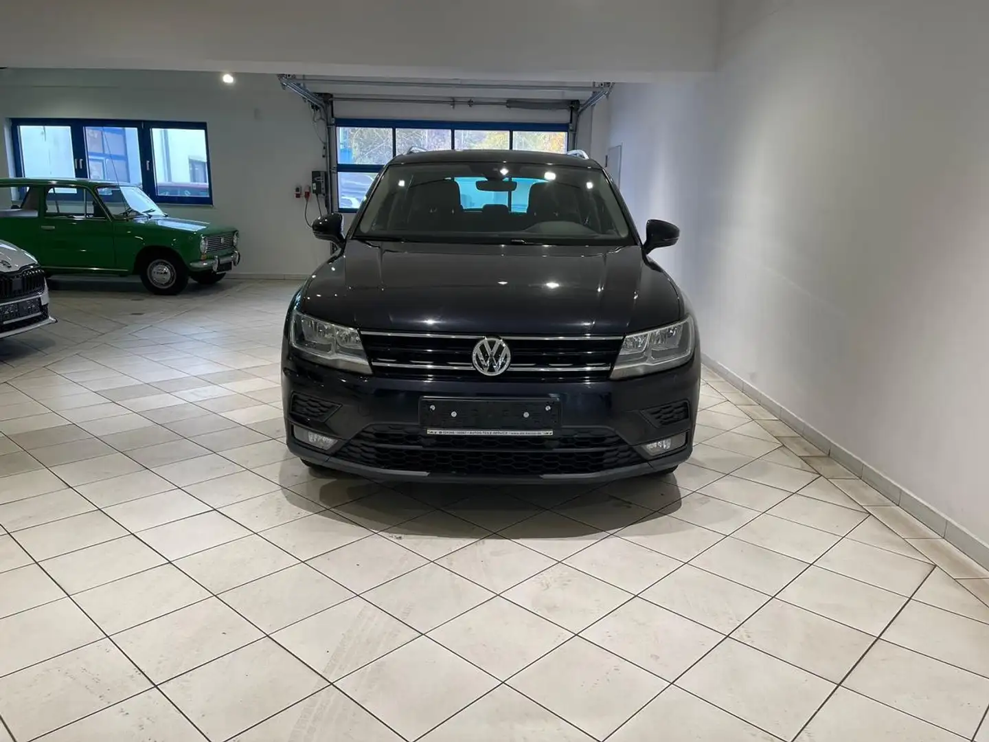 Volkswagen Tiguan Schwarz - 2