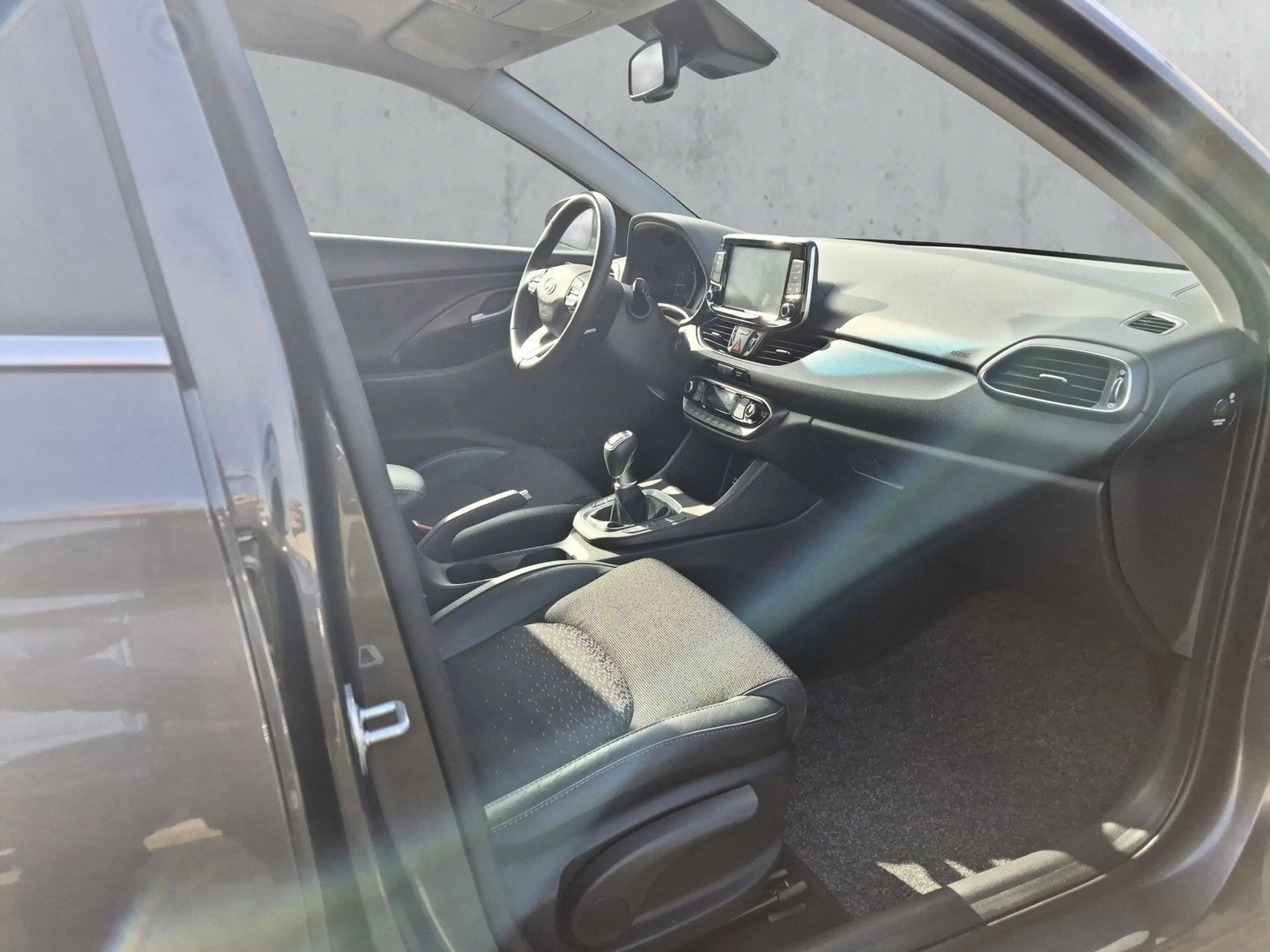 Hyundai i30 Premium LED-SW+ACC+Winter-Paket+SmartKey+Assists — photo 13