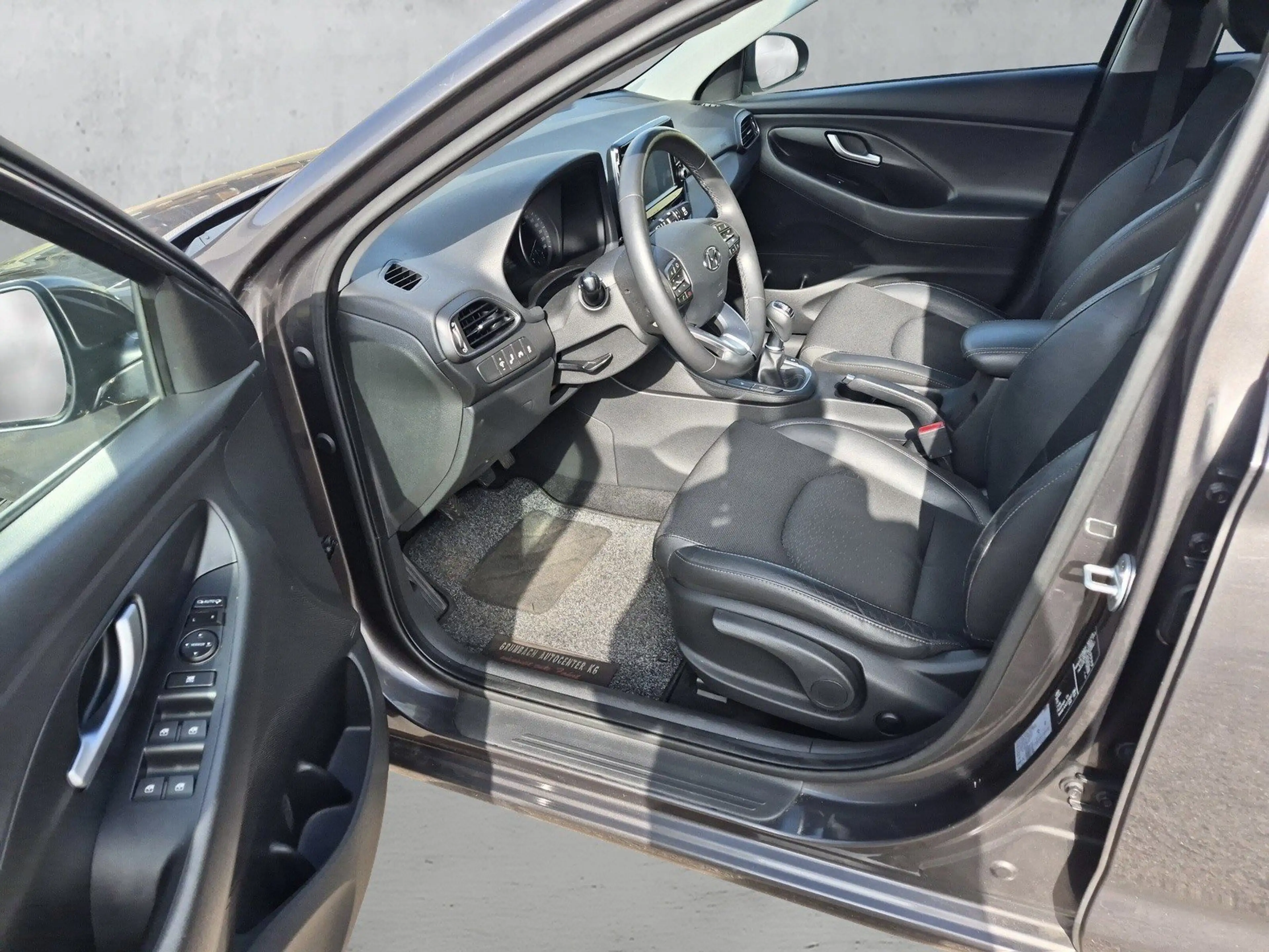 Hyundai i30 Premium LED-SW+ACC+Winter-Paket+SmartKey+Assists — photo 11