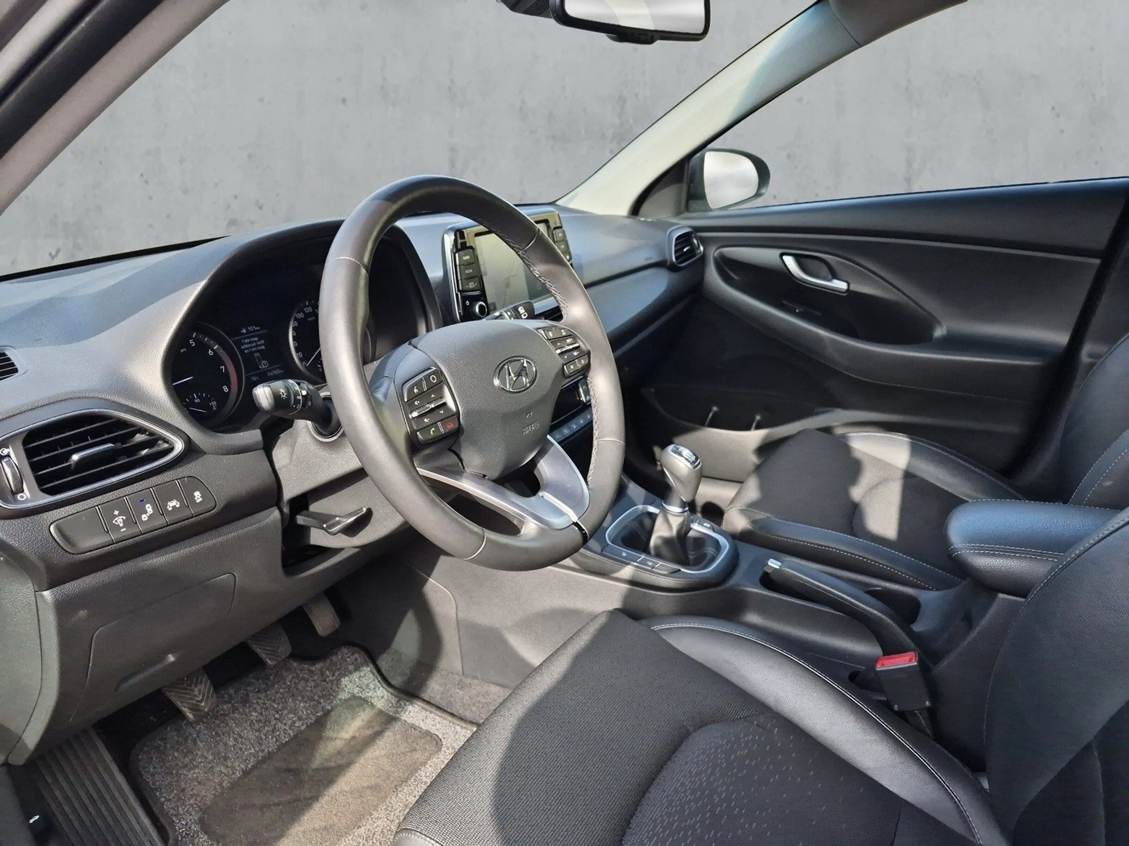 Hyundai i30 Premium LED-SW+ACC+Winter-Paket+SmartKey+Assists — photo 12