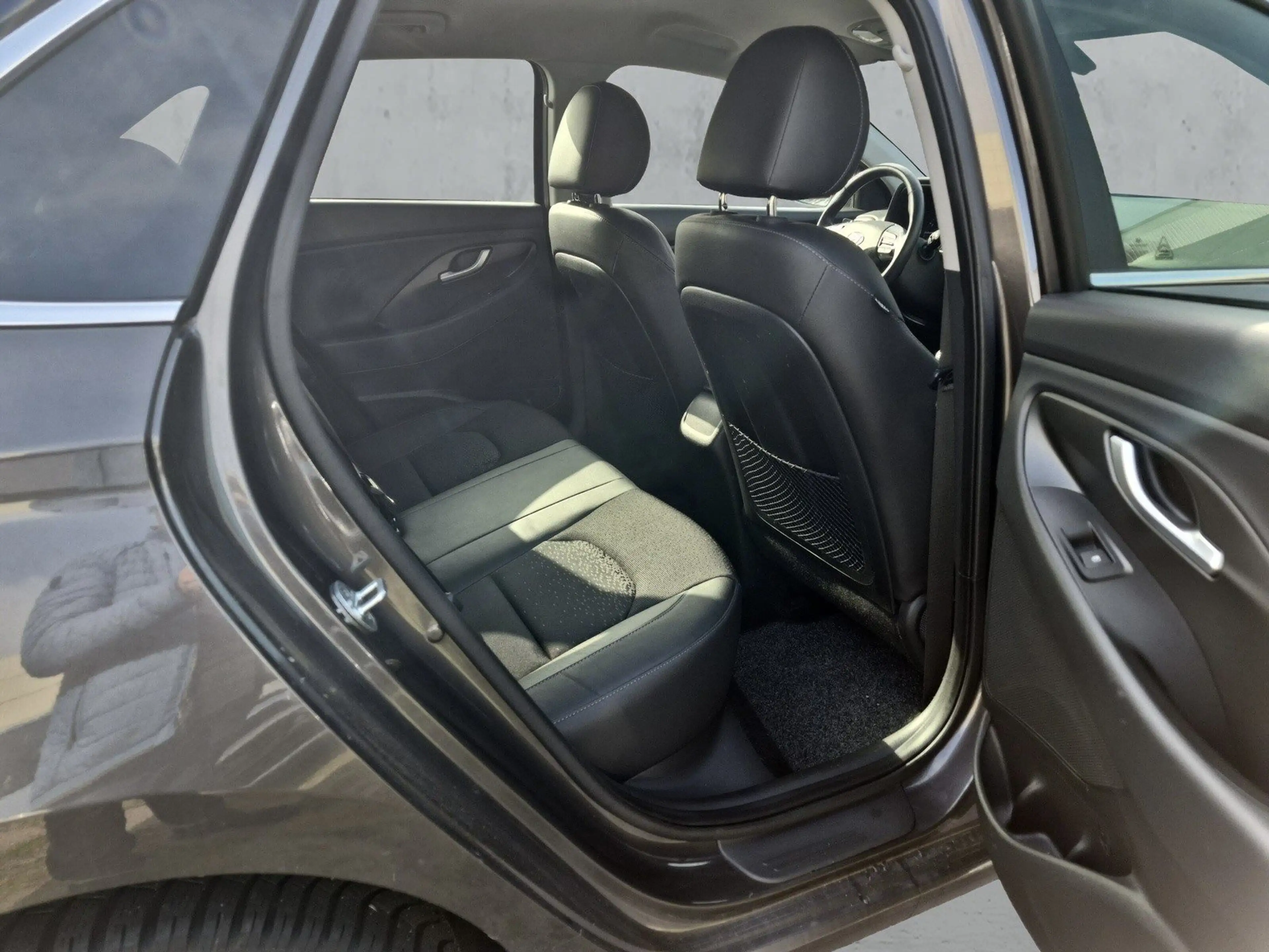 Hyundai i30 Premium LED-SW+ACC+Winter-Paket+SmartKey+Assists — photo 10
