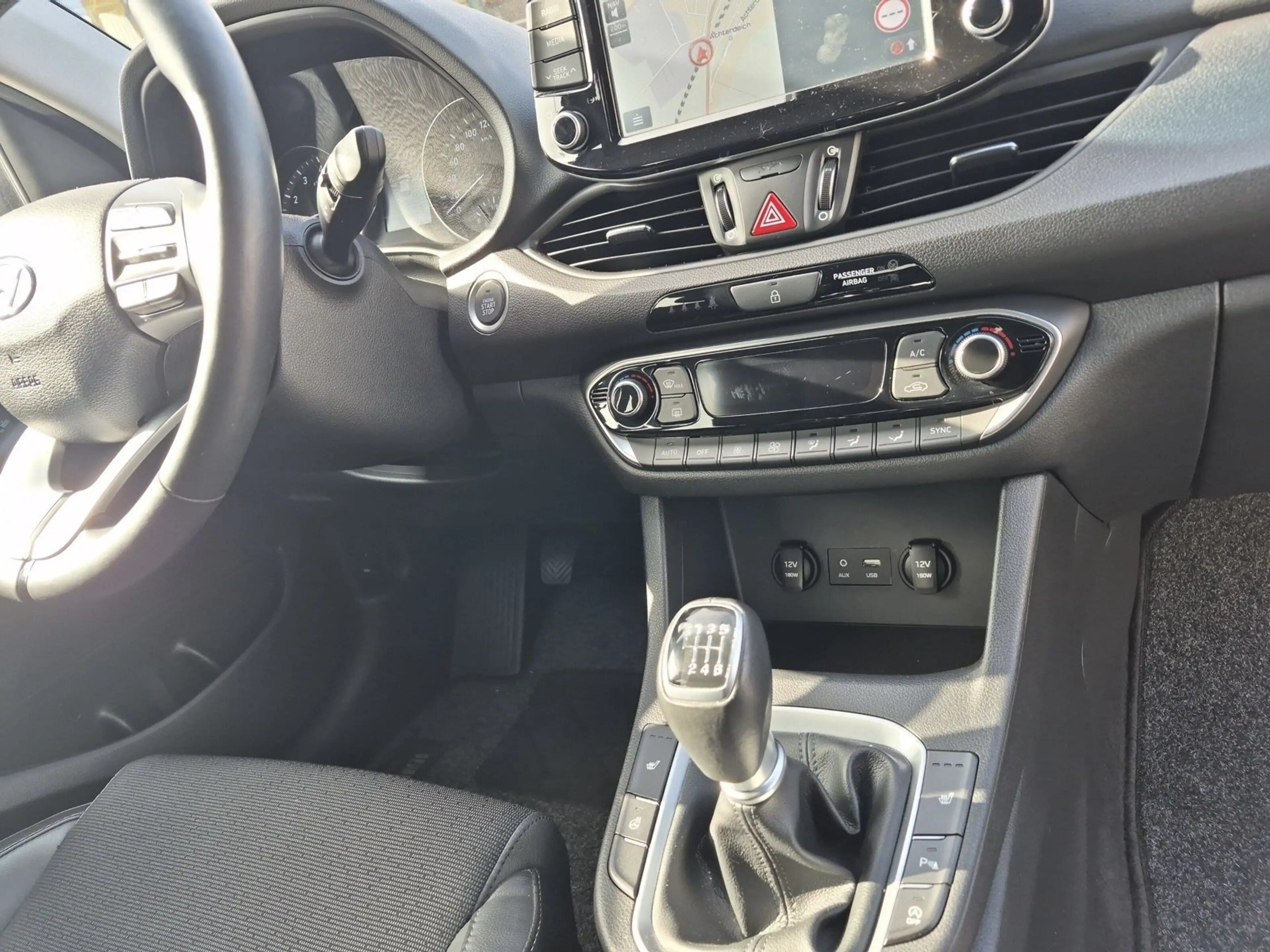 Hyundai i30 Premium LED-SW+ACC+Winter-Paket+SmartKey+Assists — photo 14