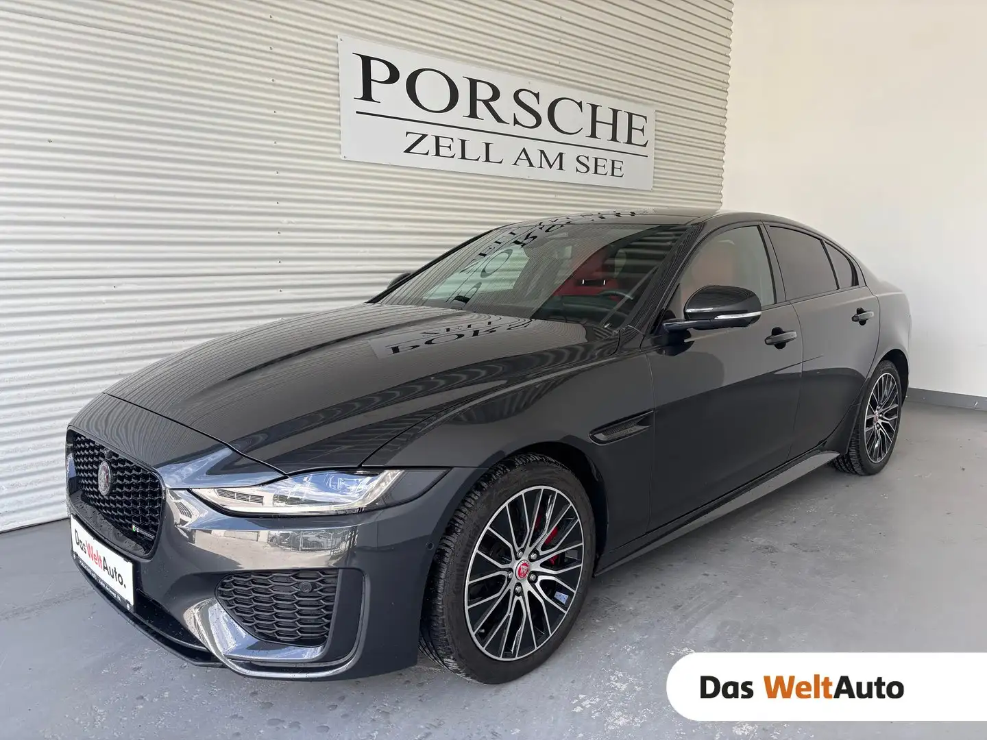 Jaguar XE P300 AWD R-Dynamic SE Aut. Negro - 1