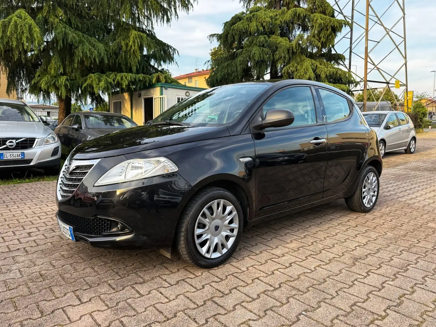 Lancia Ypsilon 1.2 69 CV 5 porte GPL Ecochic OK NEOPATENTATI Nero - 1
