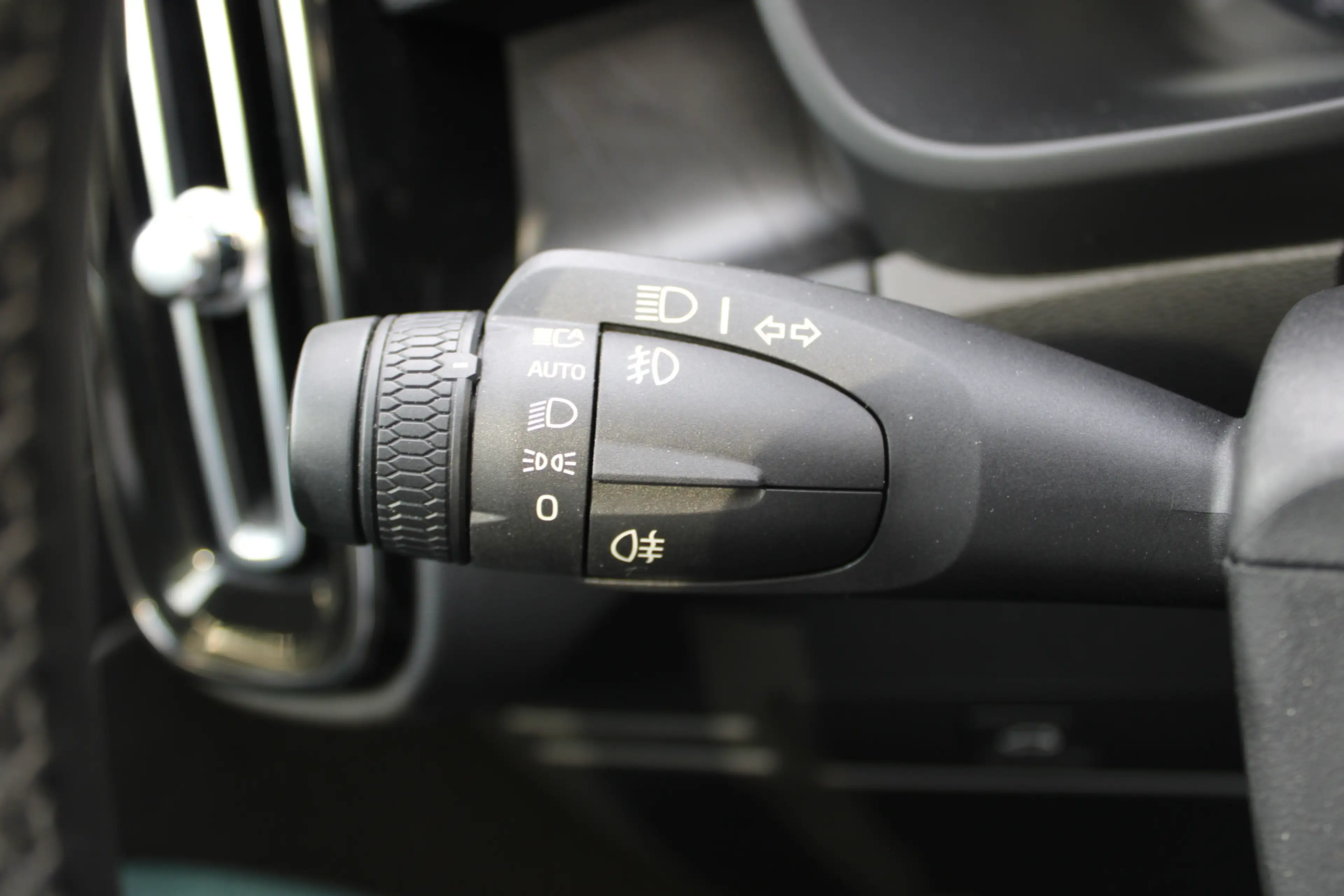Volvo C40 408PK Twin Ultimate 78 kWh | Panoramadak | H/K | L — photo 28
