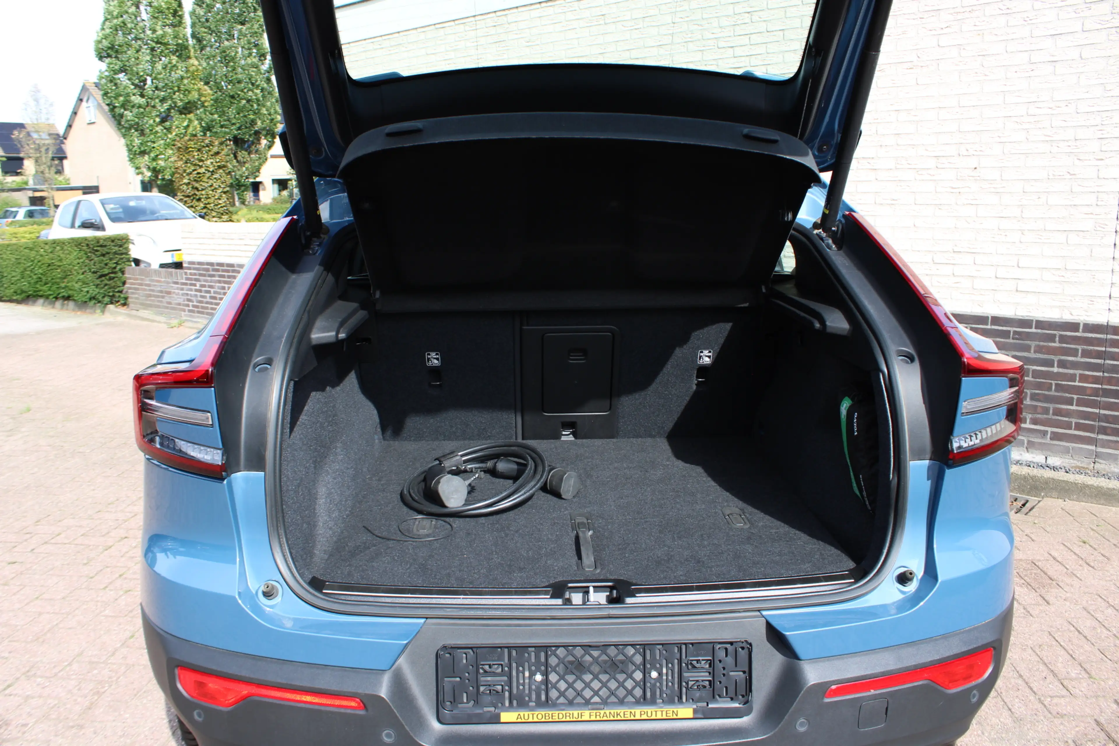 Volvo C40 408PK Twin Ultimate 78 kWh | Panoramadak | H/K | L — photo 40