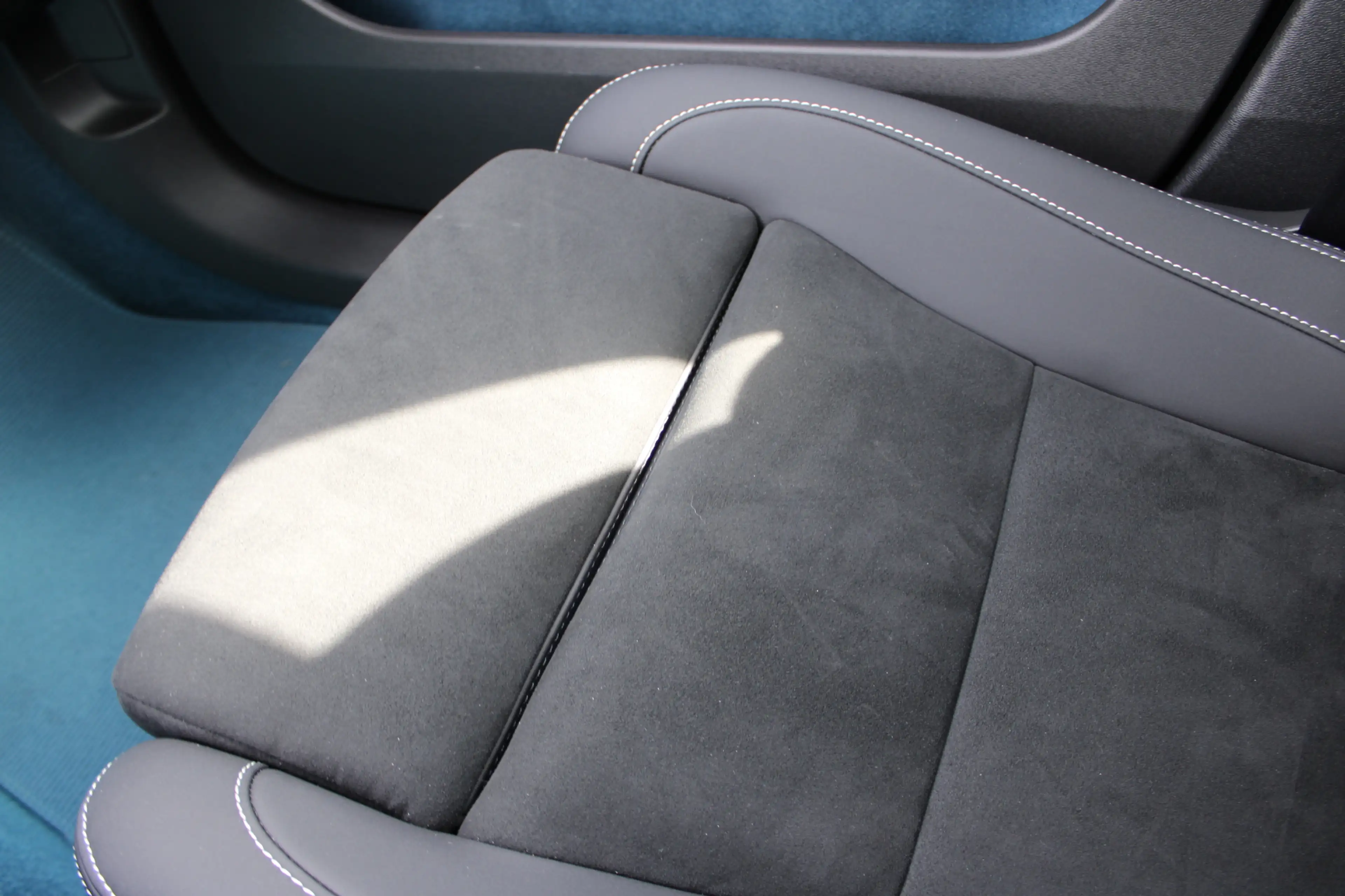 Volvo C40 408PK Twin Ultimate 78 kWh | Panoramadak | H/K | L — photo 13