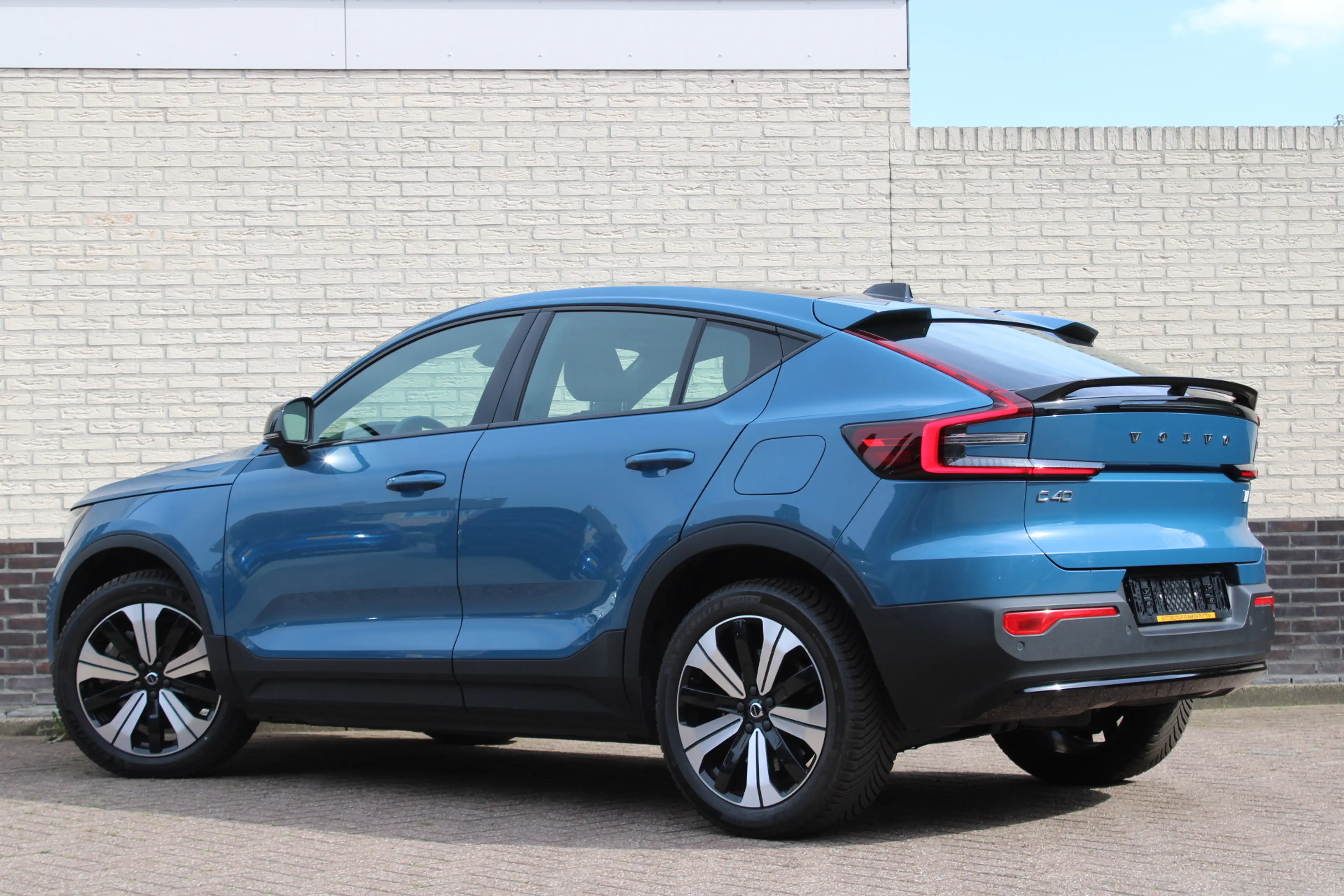 Volvo C40 408PK Twin Ultimate 78 kWh | Panoramadak | H/K | L — photo 3