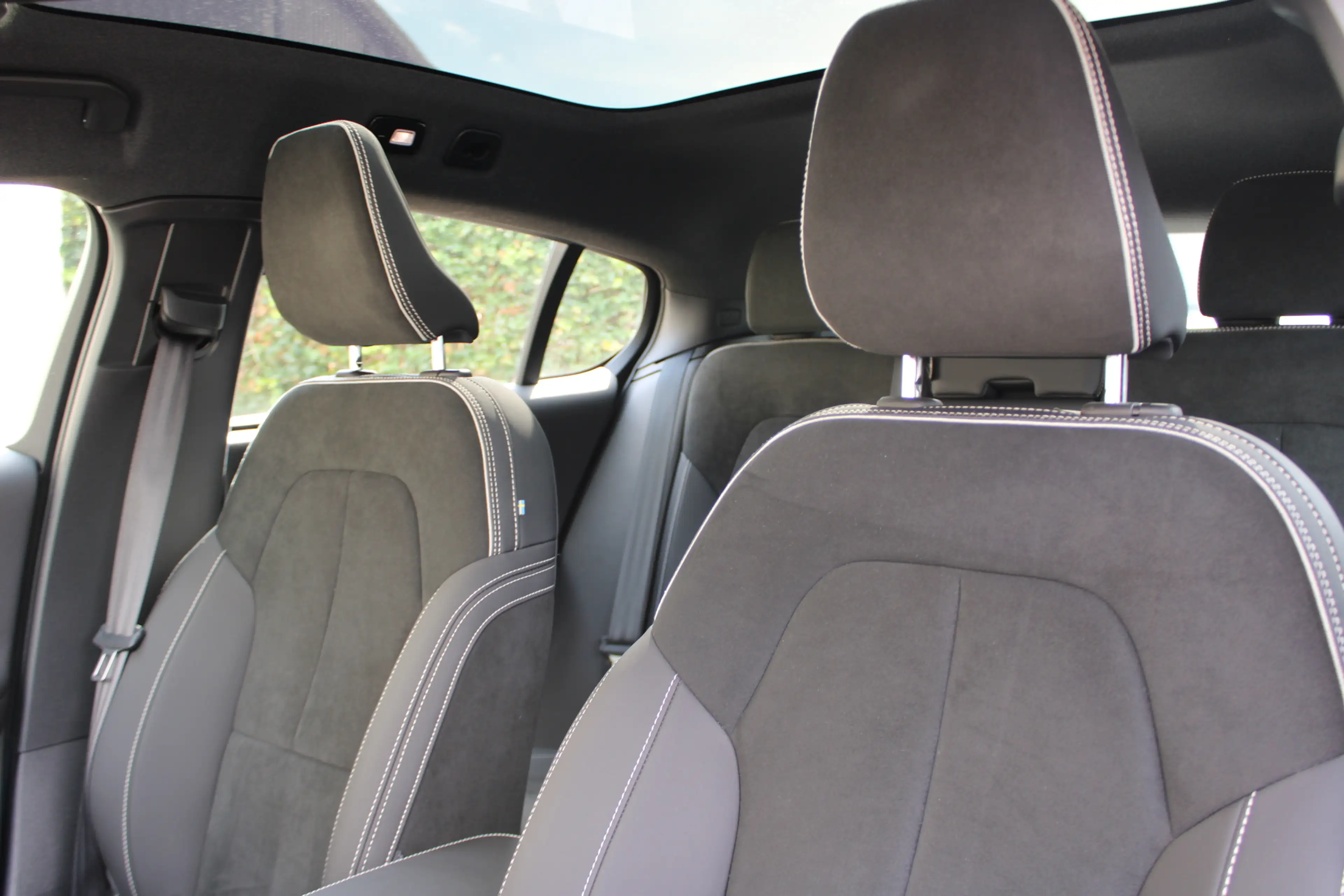 Volvo C40 408PK Twin Ultimate 78 kWh | Panoramadak | H/K | L — photo 36