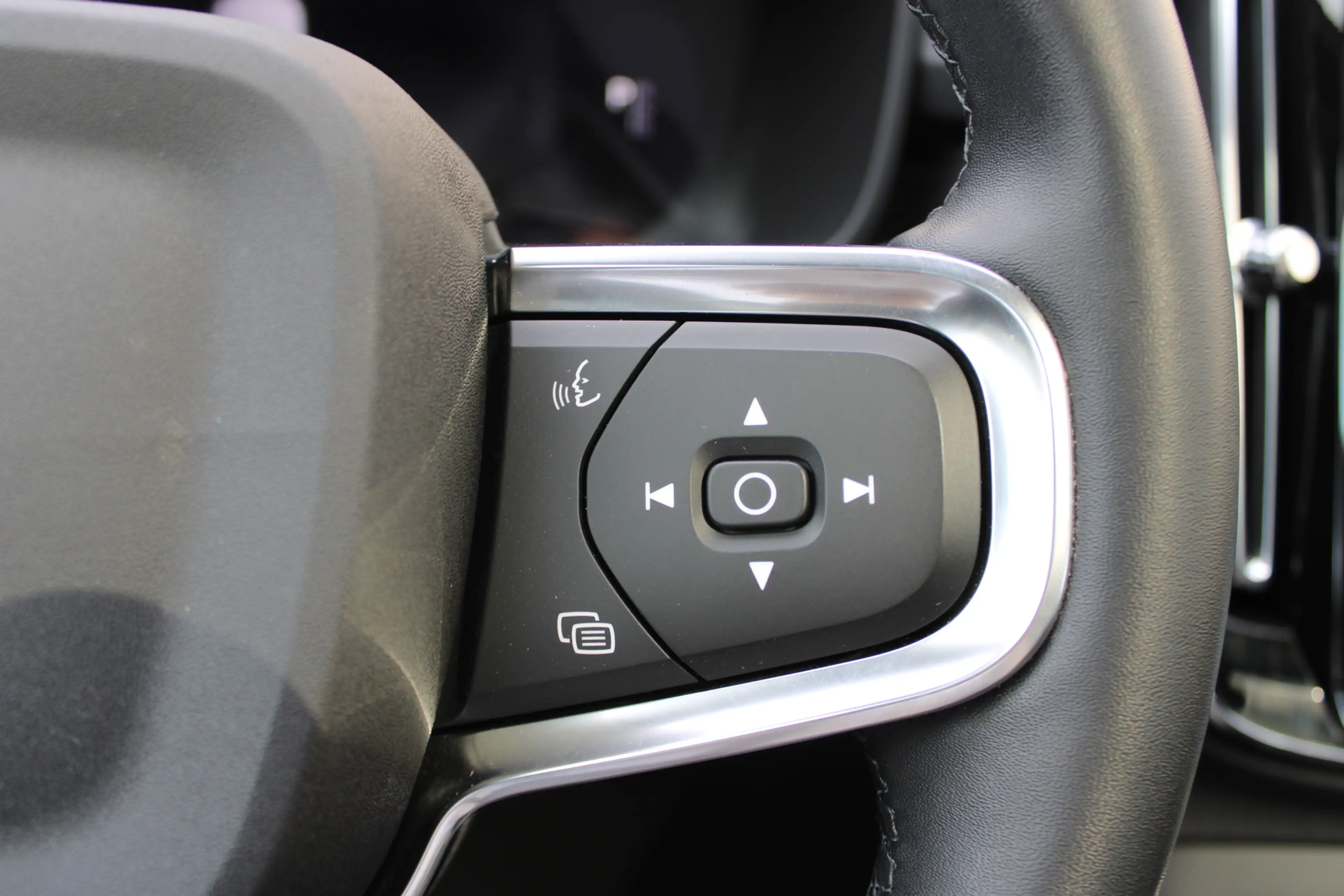 Volvo C40 408PK Twin Ultimate 78 kWh | Panoramadak | H/K | L — photo 11